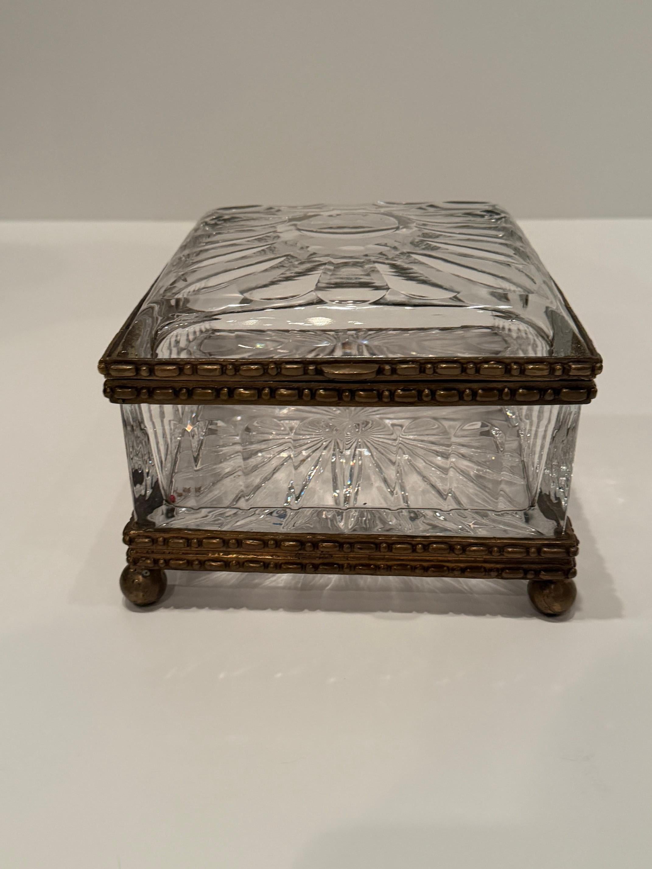 Cristal Large Sumptuous Baccarat Style Cut Crystal Box en vente