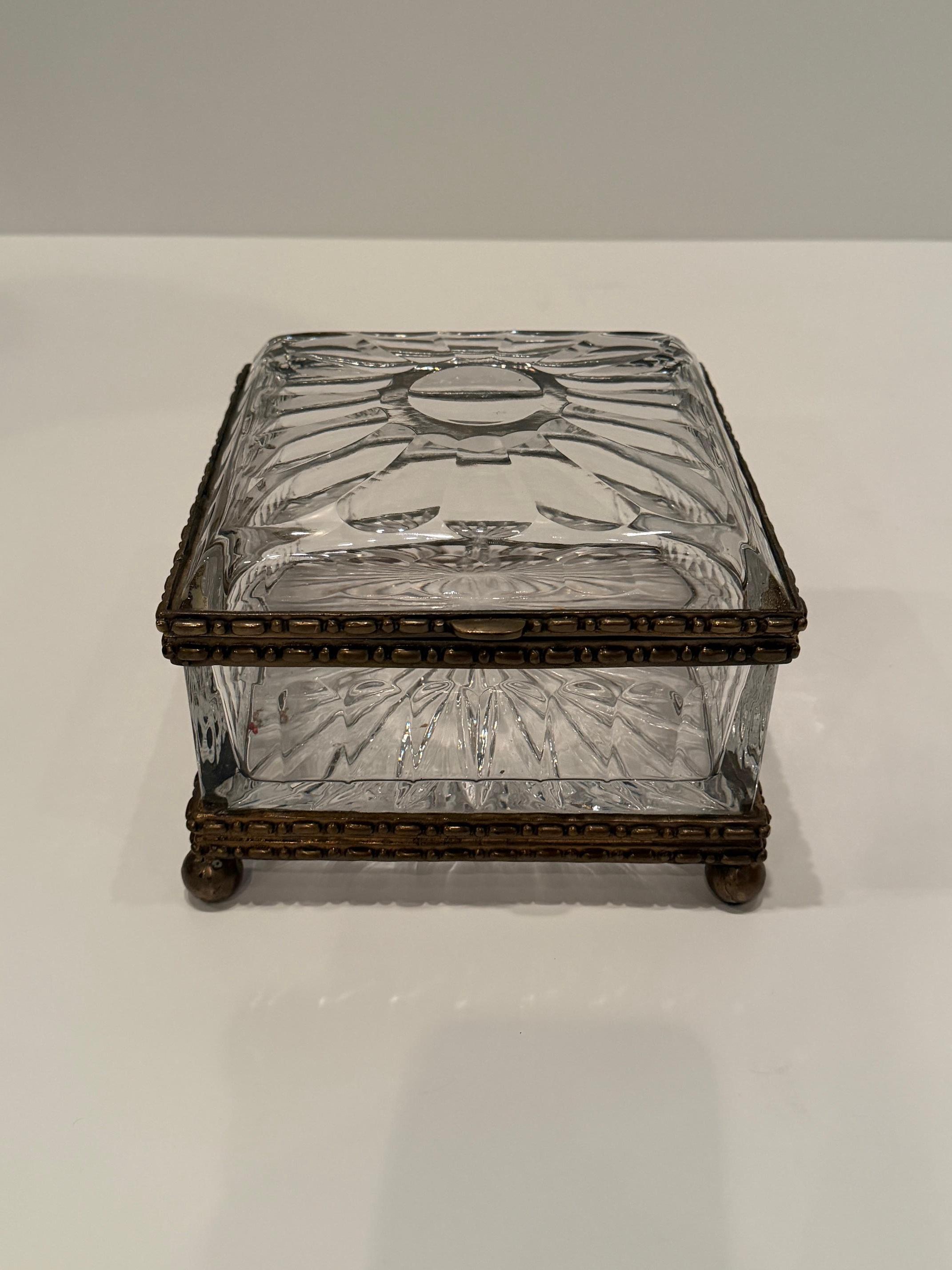 Large Sumptuous Baccarat Style Cut Crystal Box en vente 1