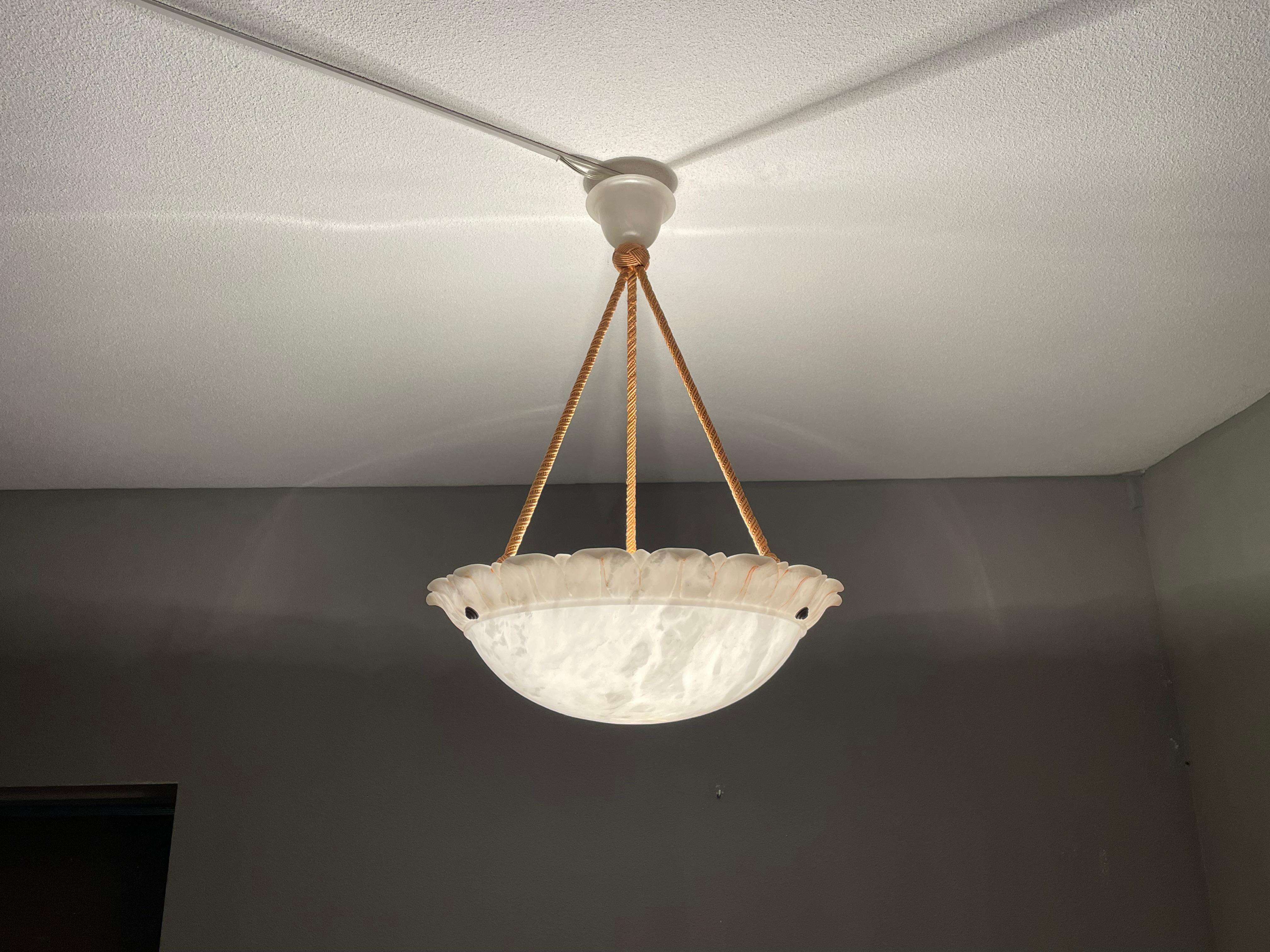 Large Sun Flower Design Alabaster Pendant Chandelier w. Matching Rope Chain 1910 In Good Condition In Lisse, NL