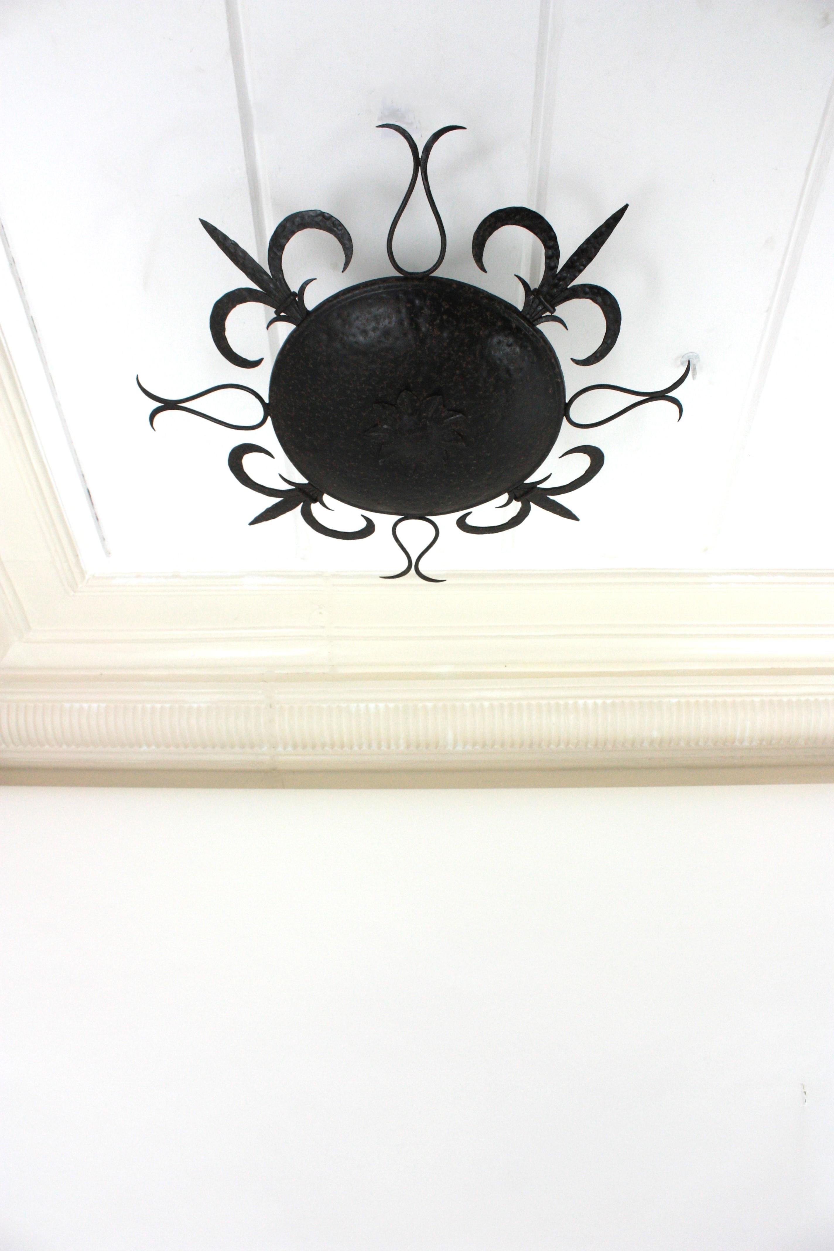 Large Sunburst Ceiling Light Fixture in Wrought Iron, Fleur de Lys Motifs, 1940s For Sale 7