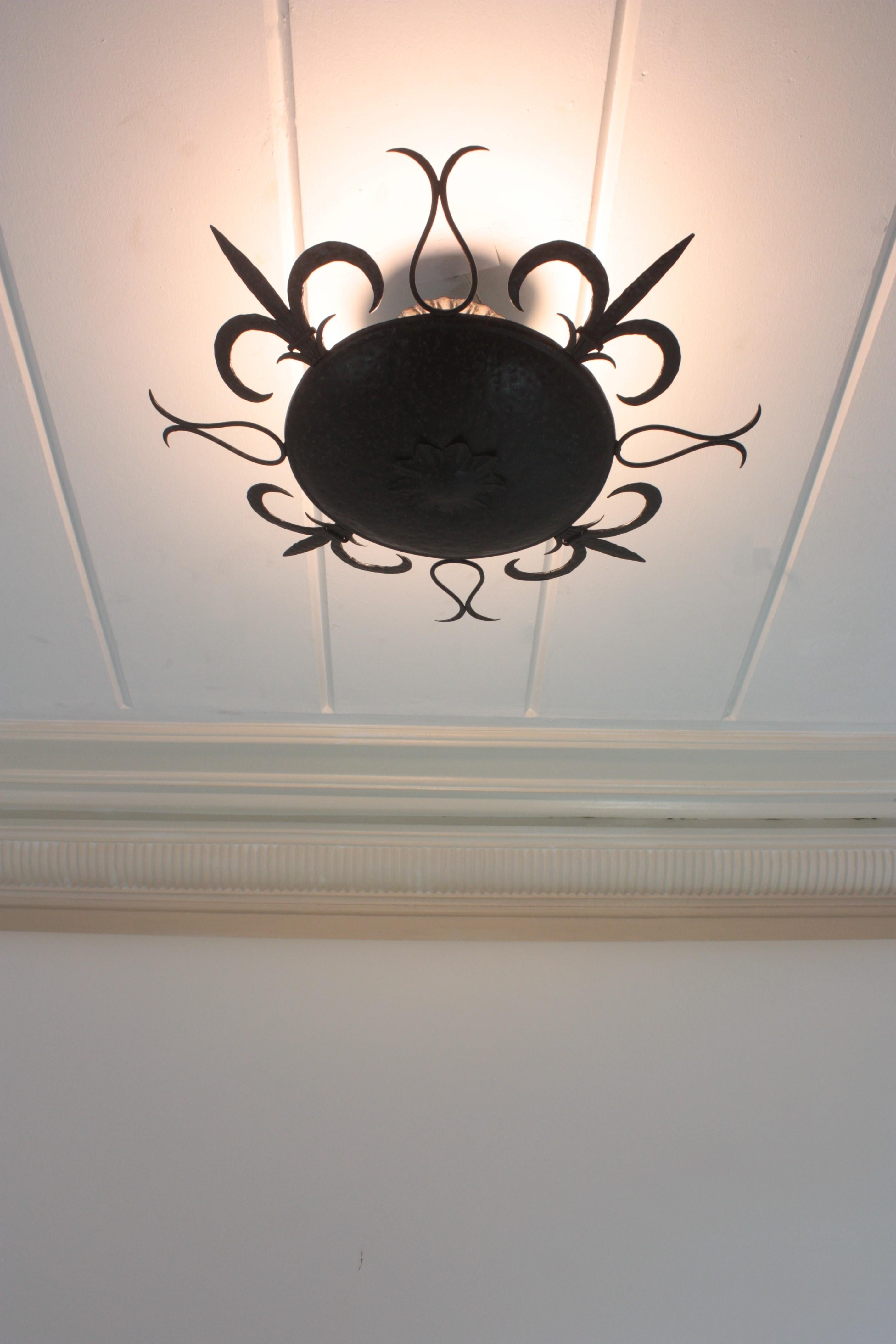 Large Sunburst Ceiling Light Fixture in Wrought Iron, Fleur de Lys Motifs, 1940s For Sale 10