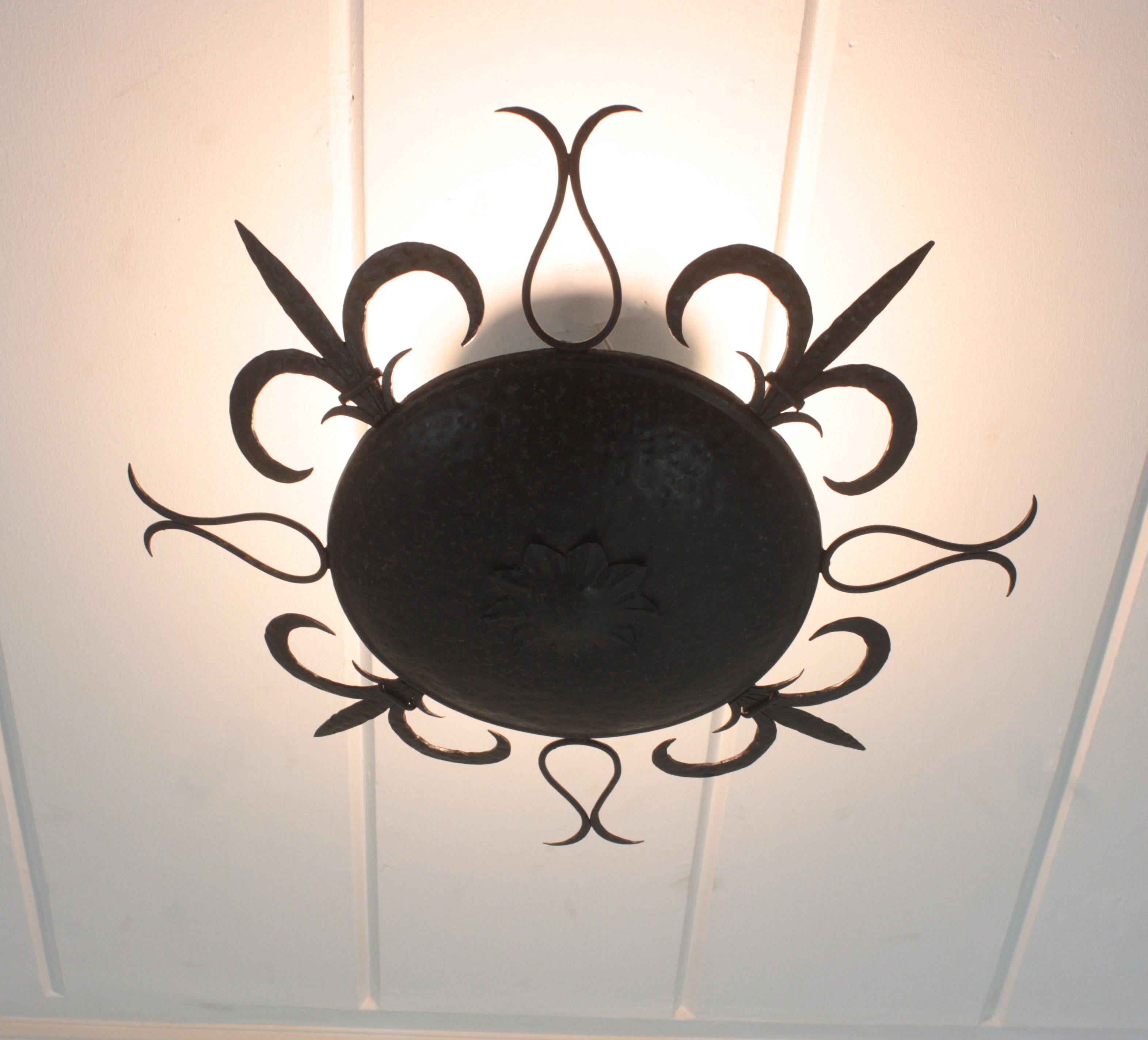 Large Sunburst Ceiling Light Fixture in Wrought Iron, Fleur de Lys Motifs, 1940s For Sale 11