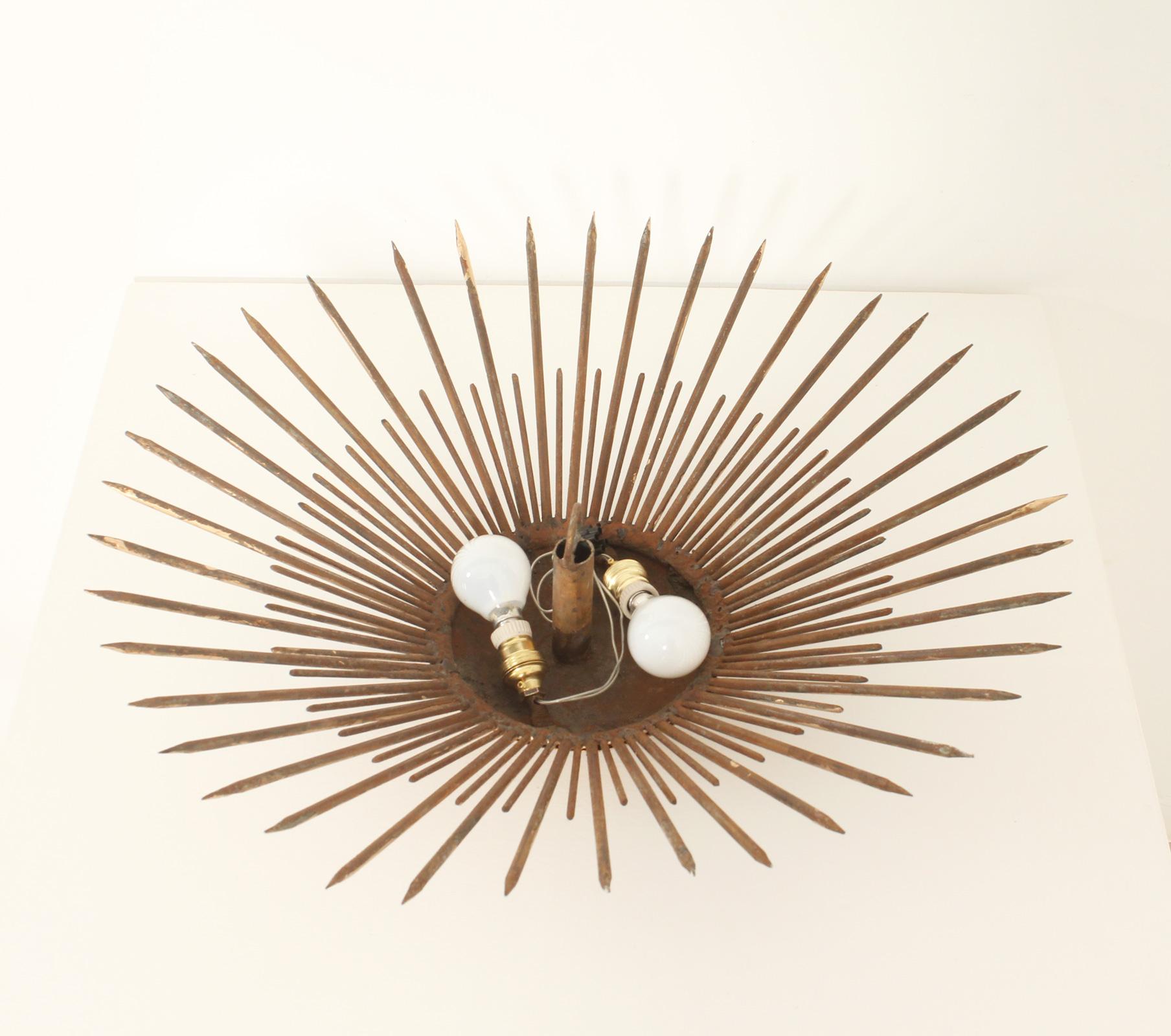 Große Sunburst Wand- oder Deckenlampe aus den 1940er Jahren, Frankreich im Angebot 1