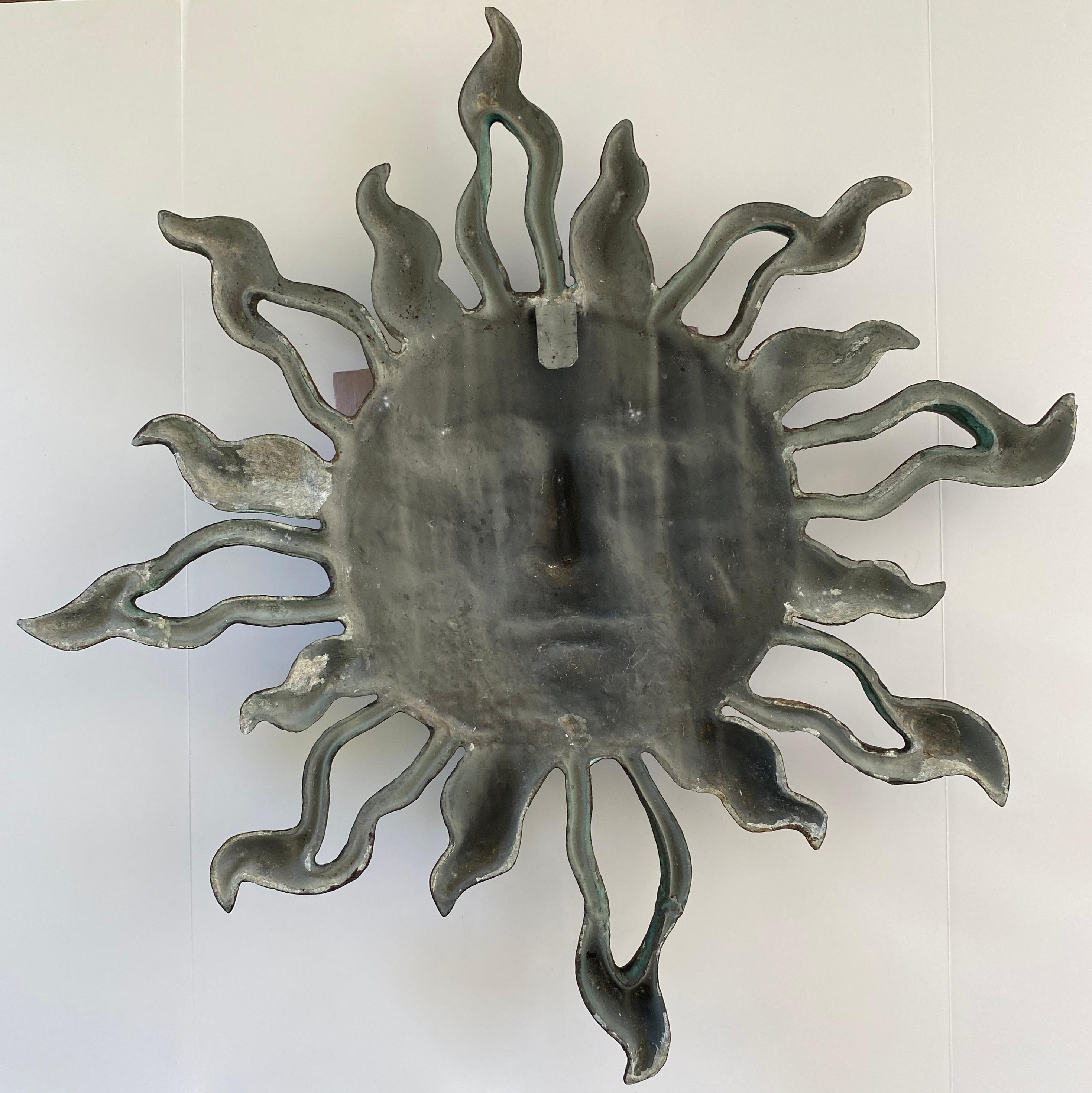 Large Sunburst Wall Sculpture, Garden or Patio Architectural Element im Zustand „Gut“ im Angebot in Miami, FL