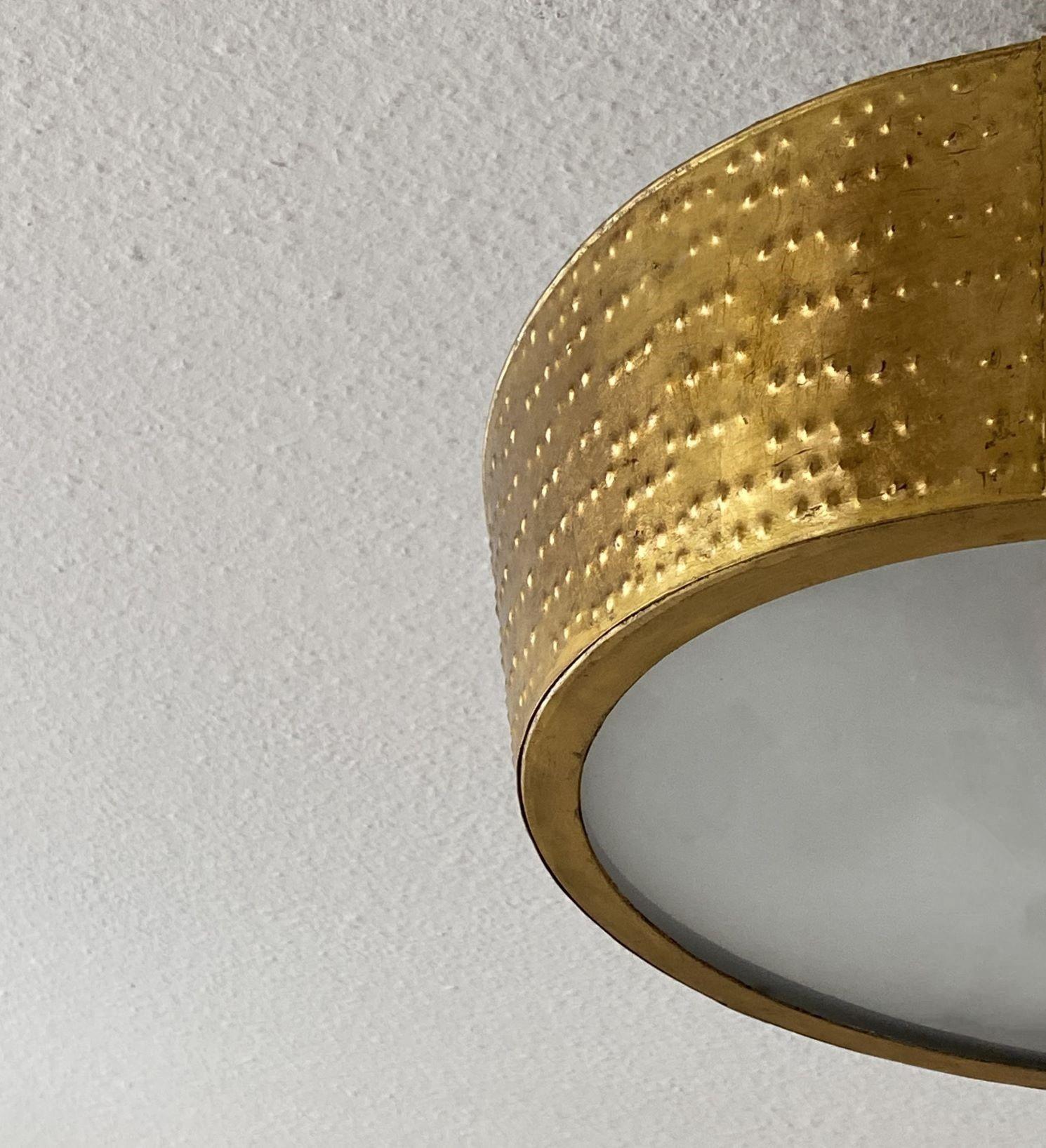 Large Sunburst  Plafonnier en fer forgé et verre oplascent, Espagne, années 1950 en vente 2