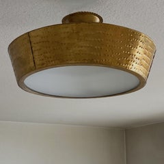 Sunburst grande  Plafoniera in ferro battuto con vetro oplescente, Spagna, anni '50