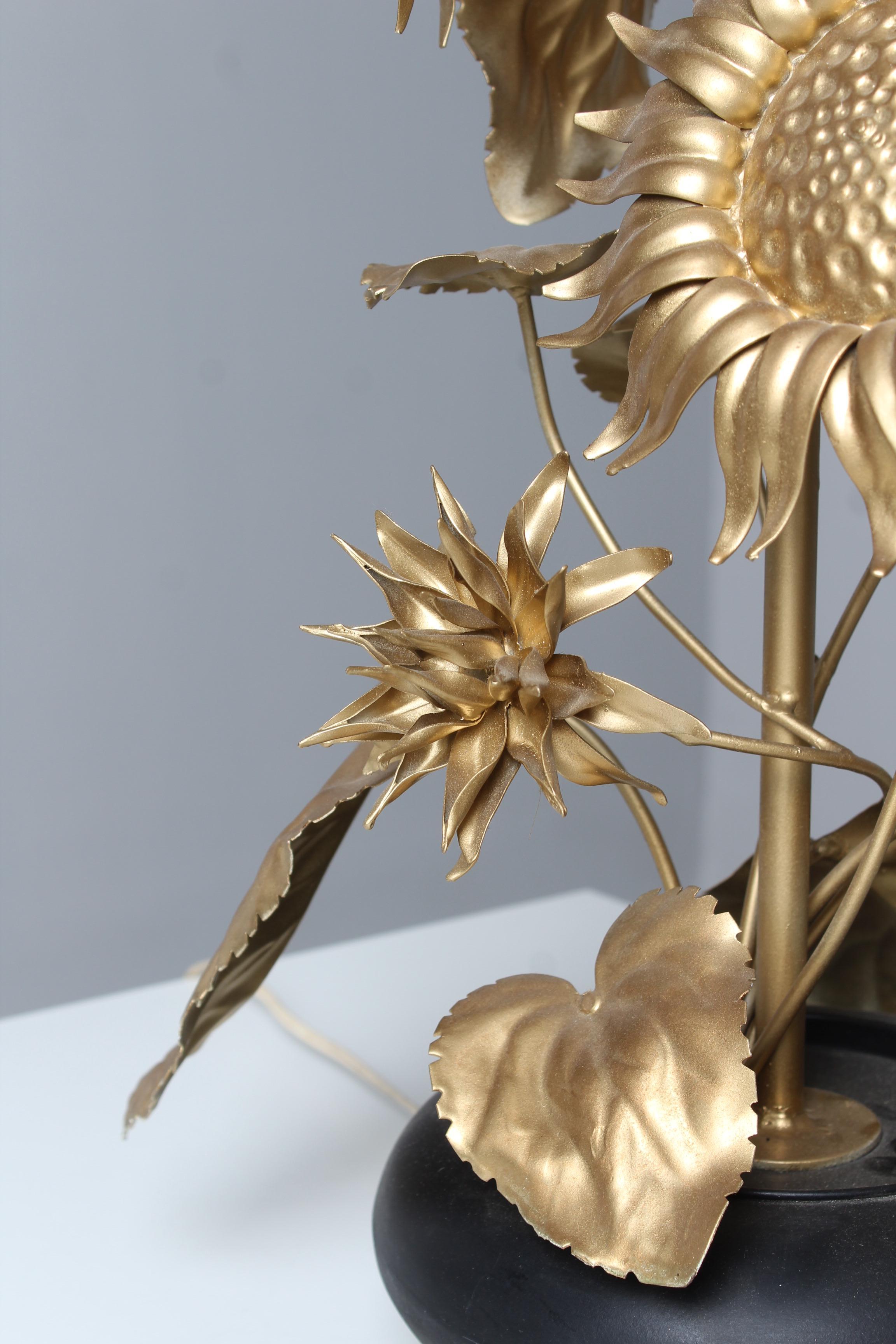 Large Sunflower Table Lamp, 1980s In Good Condition For Sale In Greven, DE