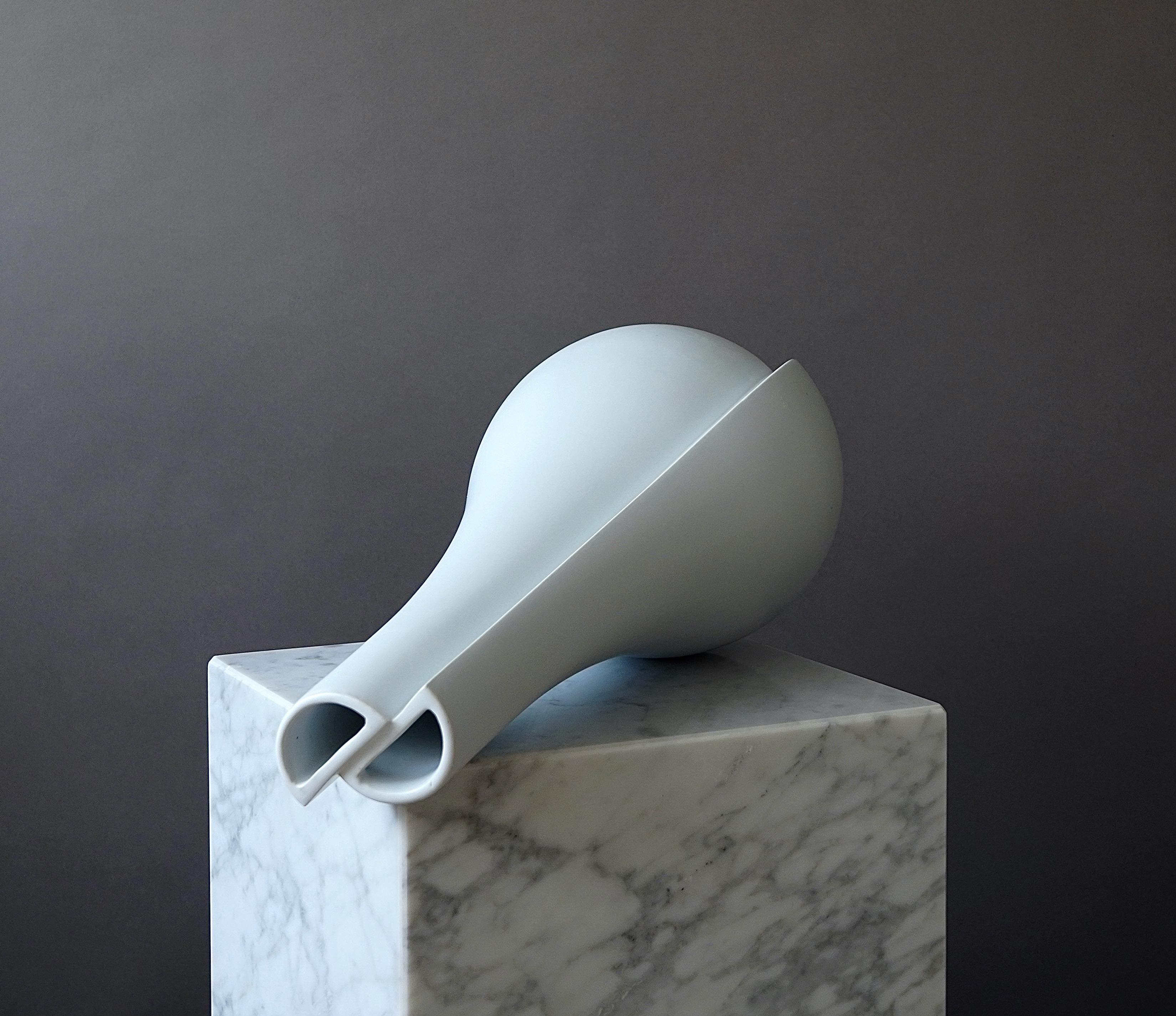 XX secolo Grande vaso da terra 'Surrea' bianco di Wilhelm Kage per Gustavsberg, Svezia, anni '40 in vendita