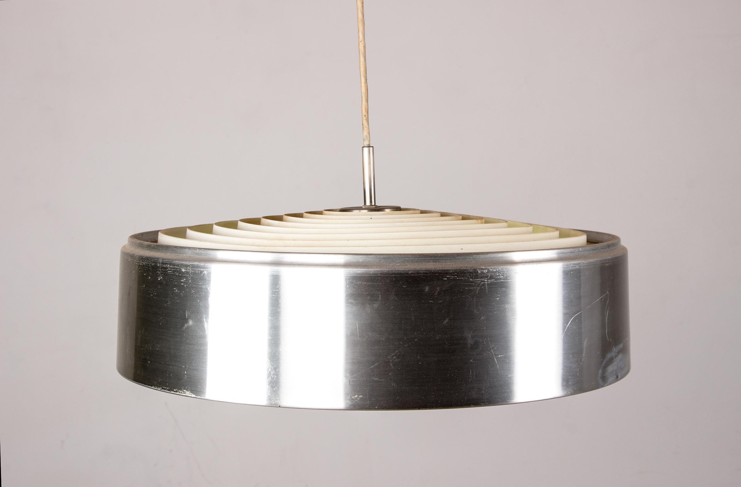 Scandinavian Modern Large Suspension in Aluminum, brass and plastic by Louis Poulsen 1960. For Sale