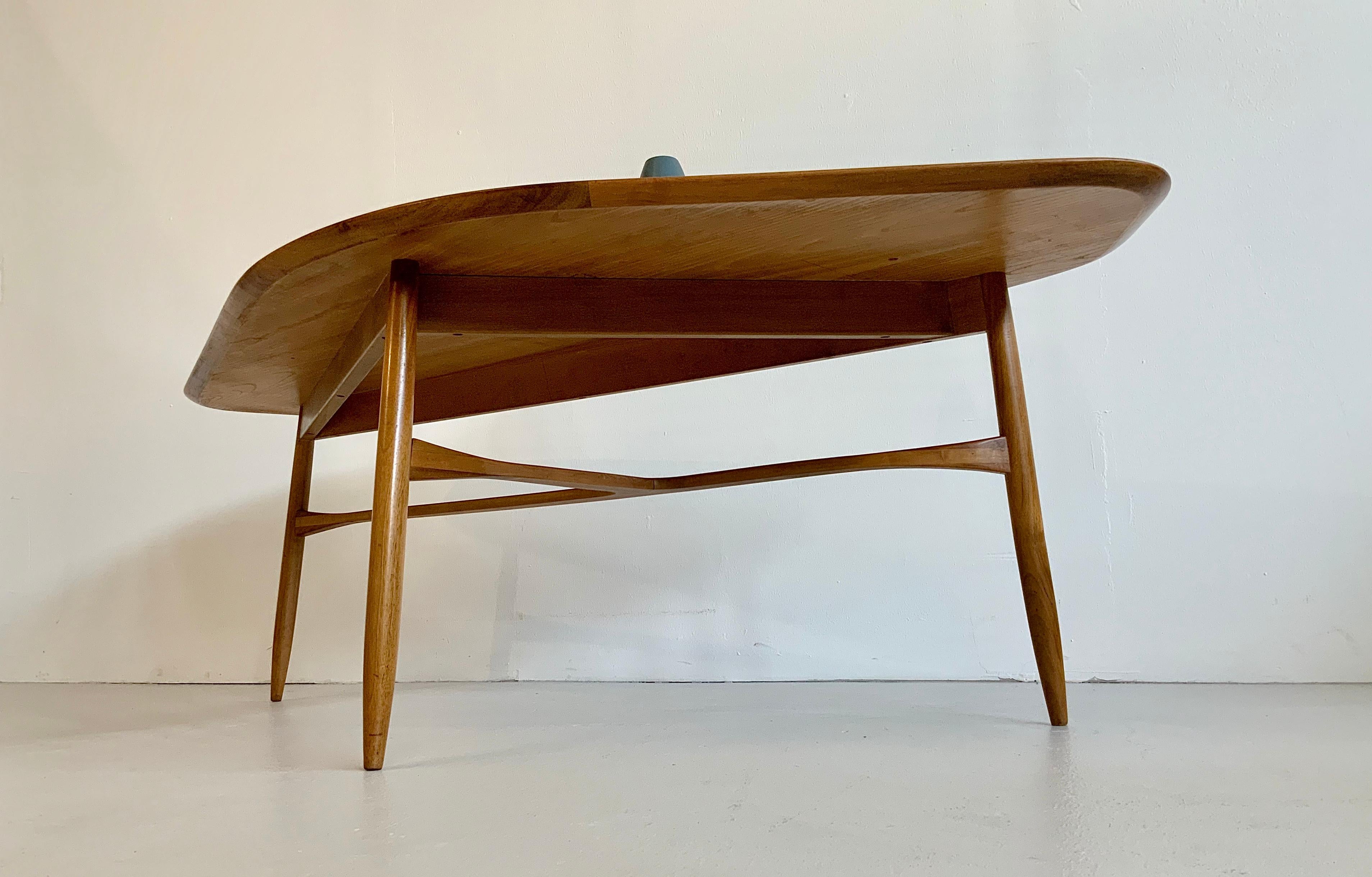 Large Svante Skogh for Laauser Midcentury Walnut Curved Coffee Table, 1950s For Sale 1