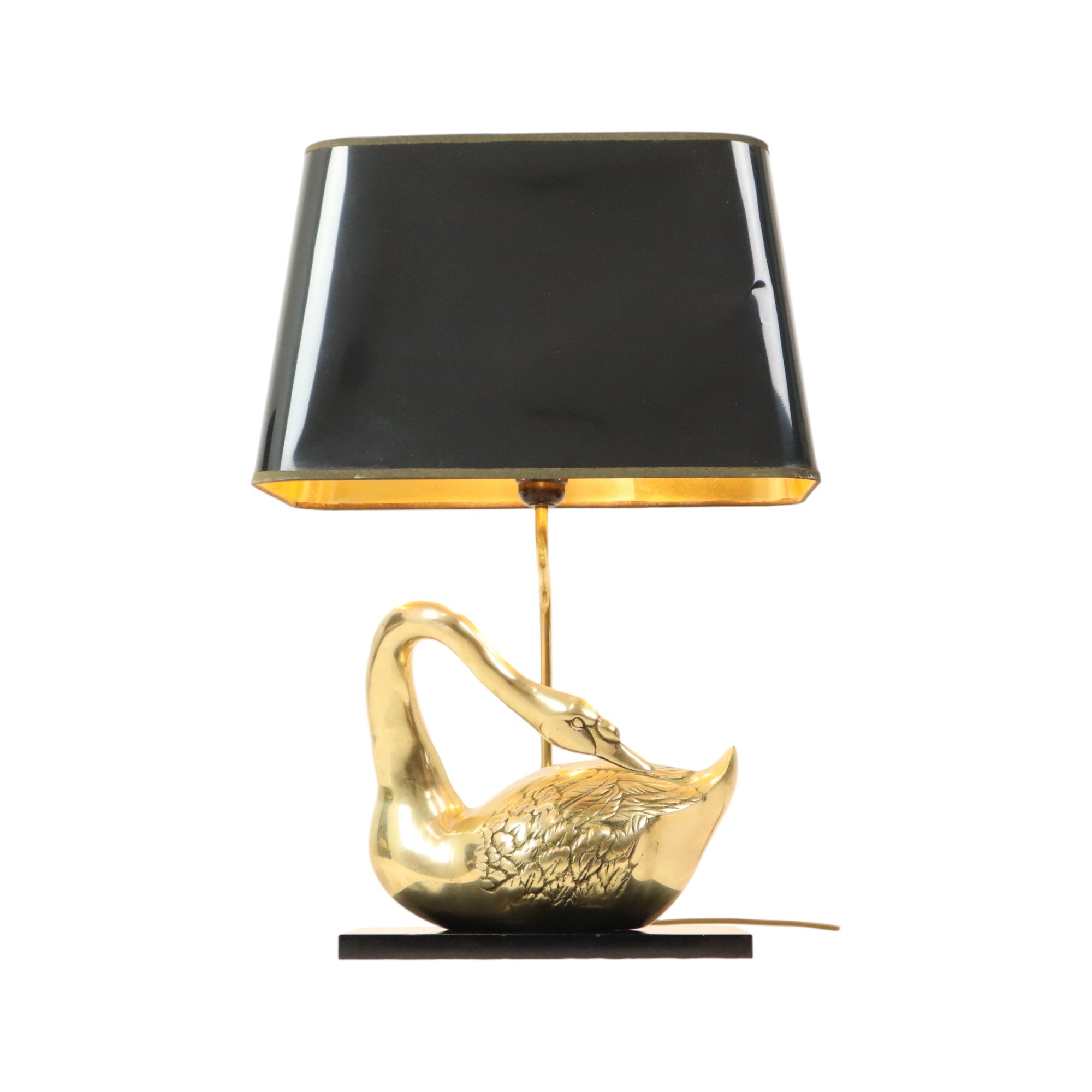 Large Hollywood Regency style table lamp in the shape of an elegant swan, on a black base made of resin, with a black plastic lampshade, gold-colored on the inside, classy design lamp by Regina, Italy 60s-70s.

This fantastically beautiful lamp of
