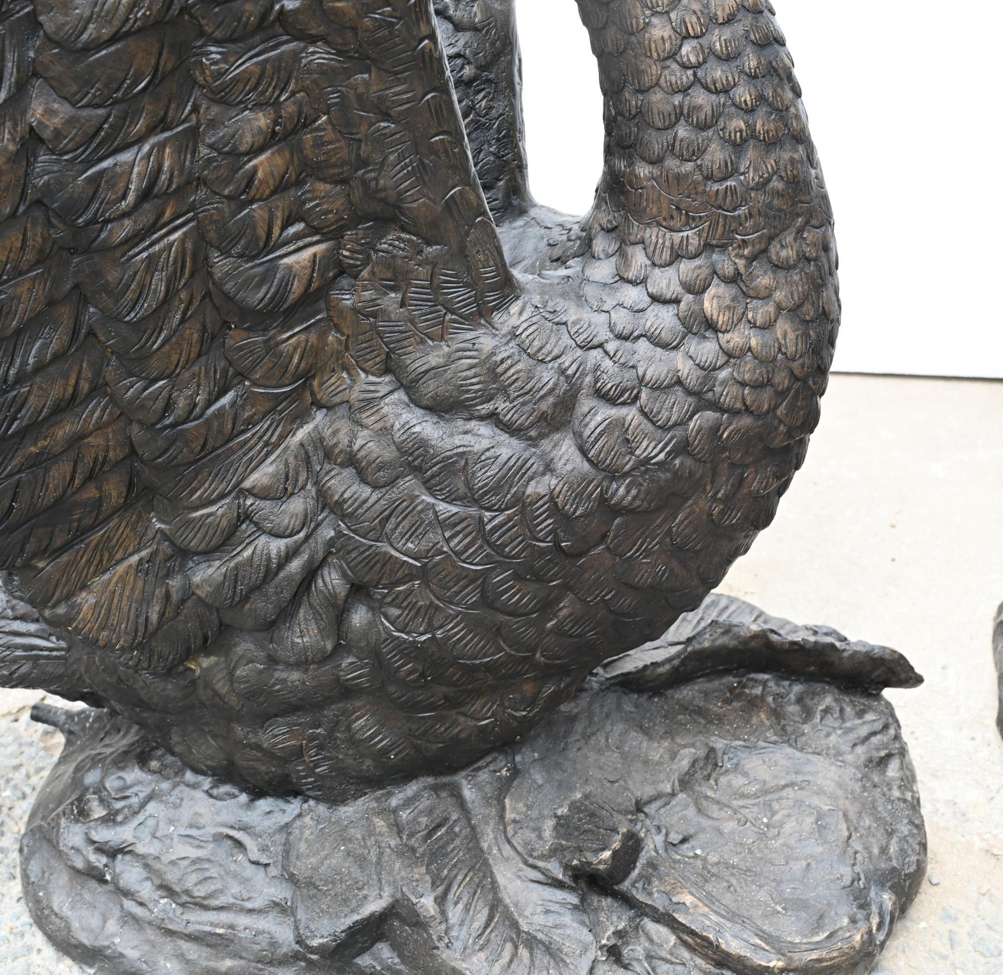 Bronze Large Swan Statue - Royal Bird Garden Casting For Sale