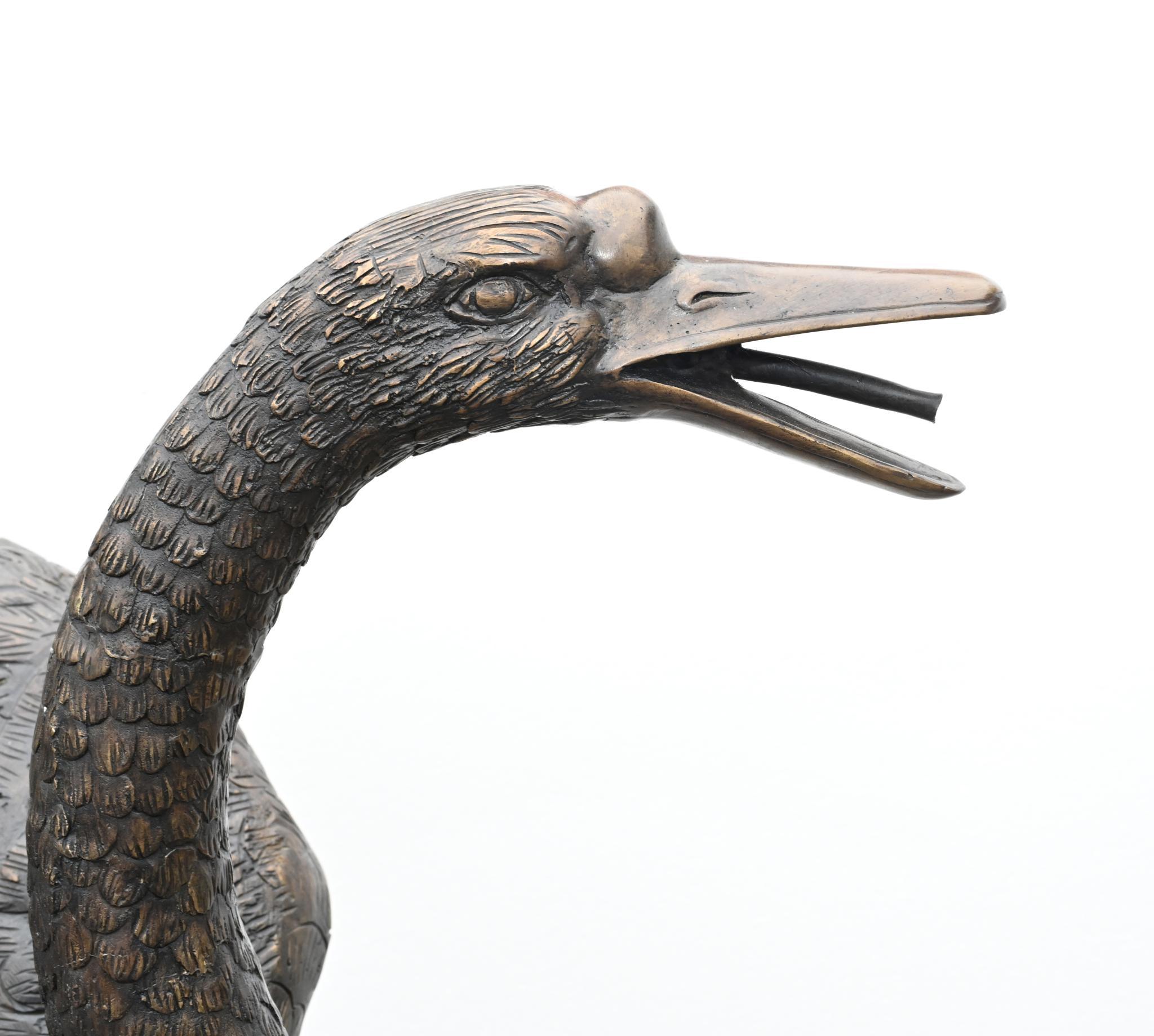 Large Swan Statue - Royal Bird Garden Casting For Sale 1