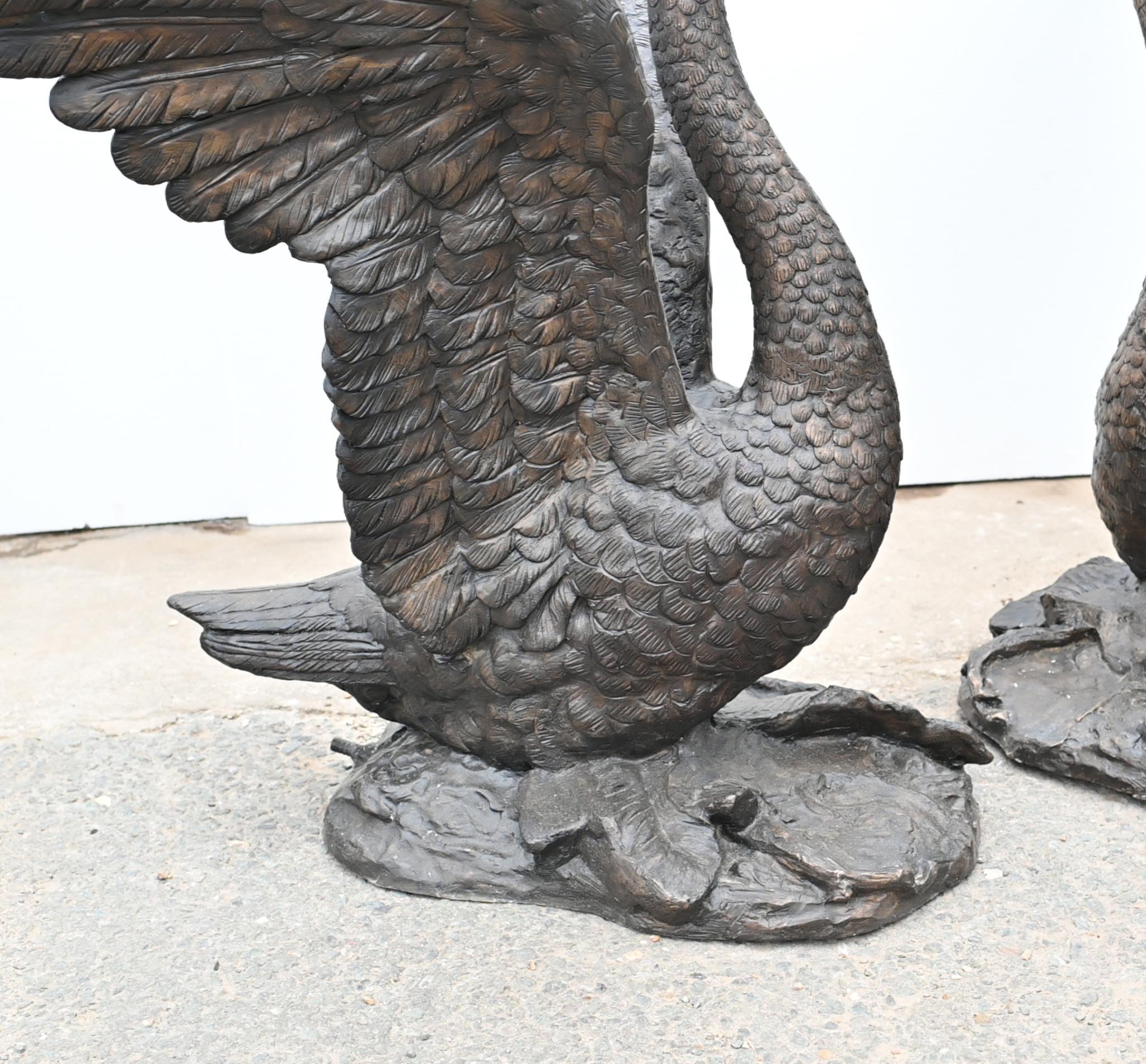 Large Swan Statue - Royal Bird Garden Casting For Sale 3