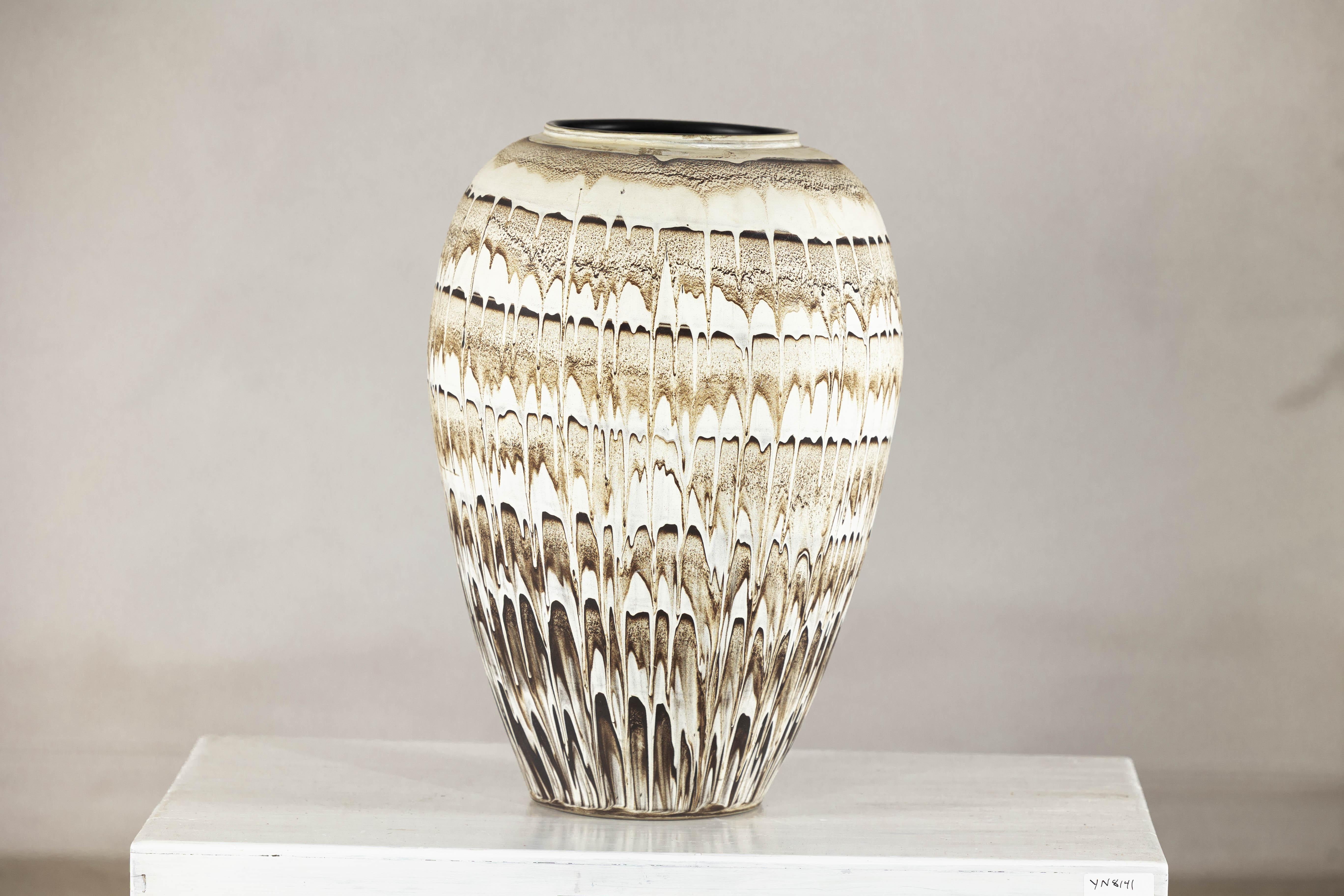 Vernissé Grande jardinière en céramique de style Swankhalok avec motif de glaçure trempée en vente