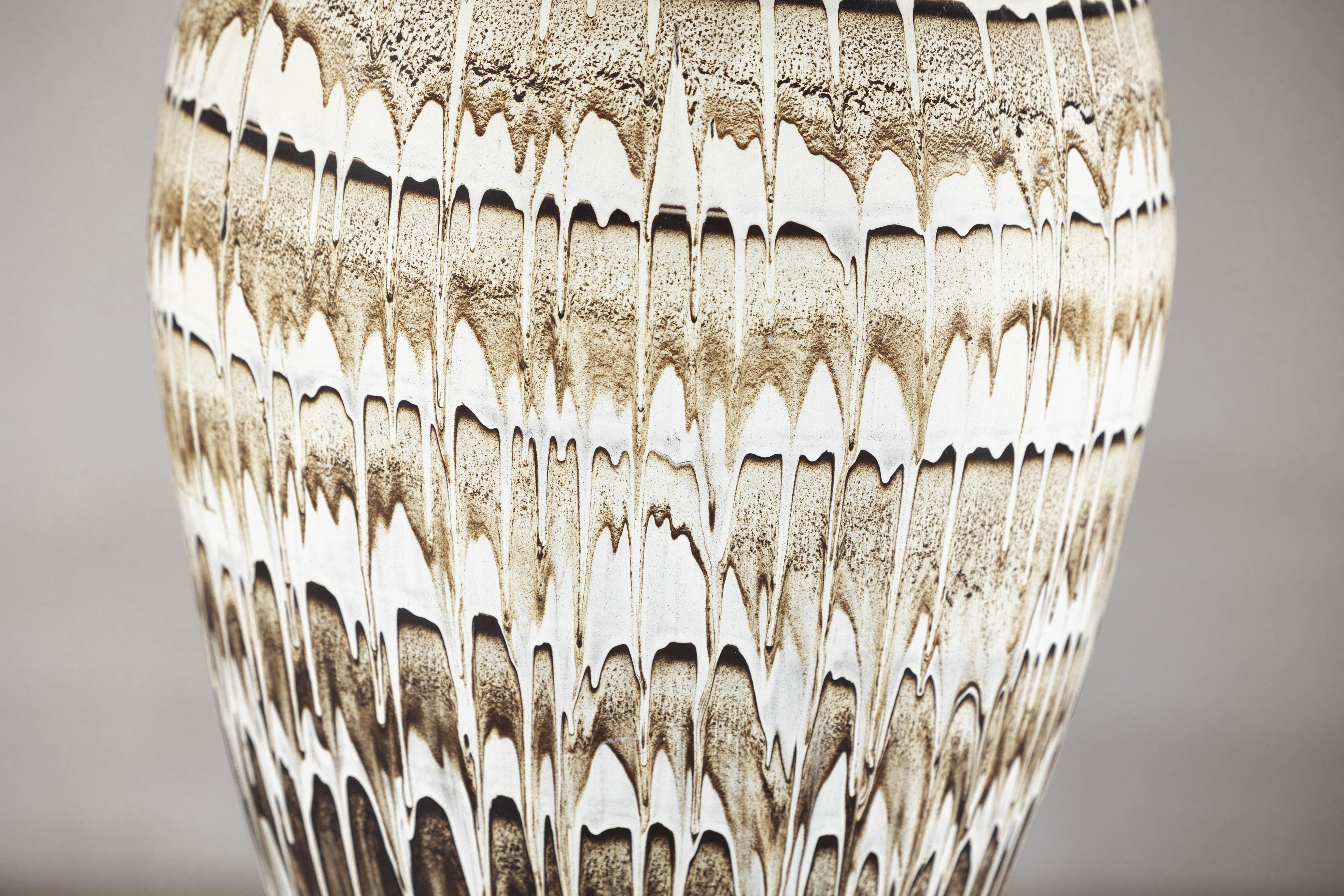 Céramique Grande jardinière en céramique de style Swankhalok avec motif de glaçure trempée en vente