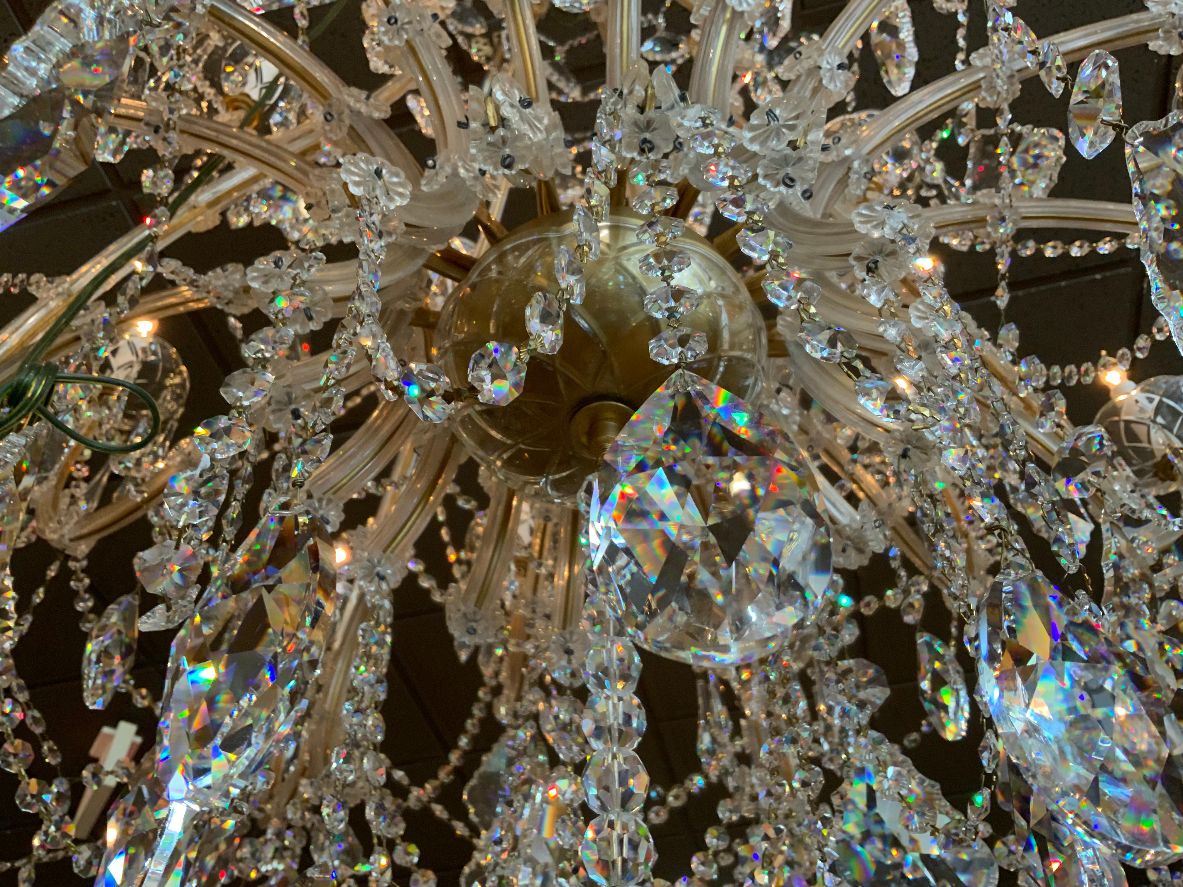 Grande lampadario Swarovski con 26 luci in vendita 5