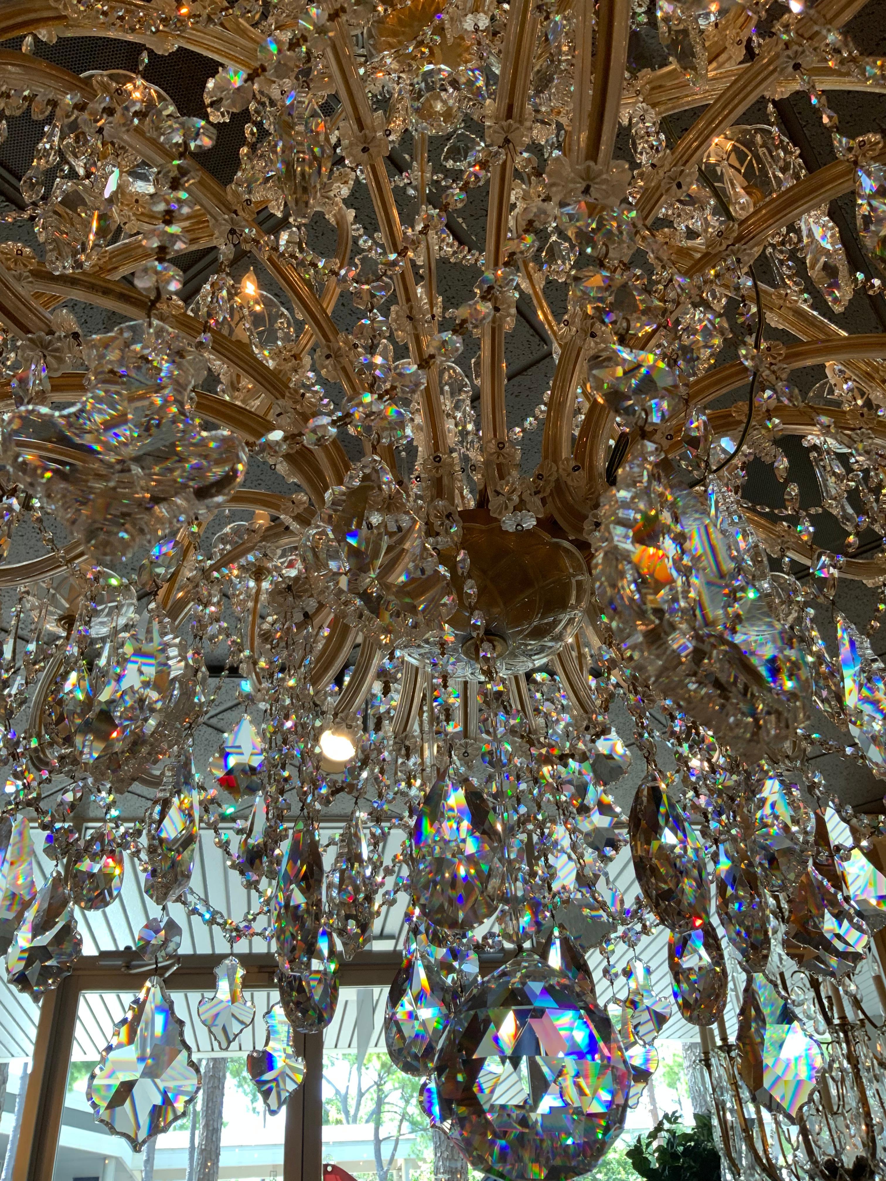 Grande lampadario Swarovski con 26 luci in vendita 6