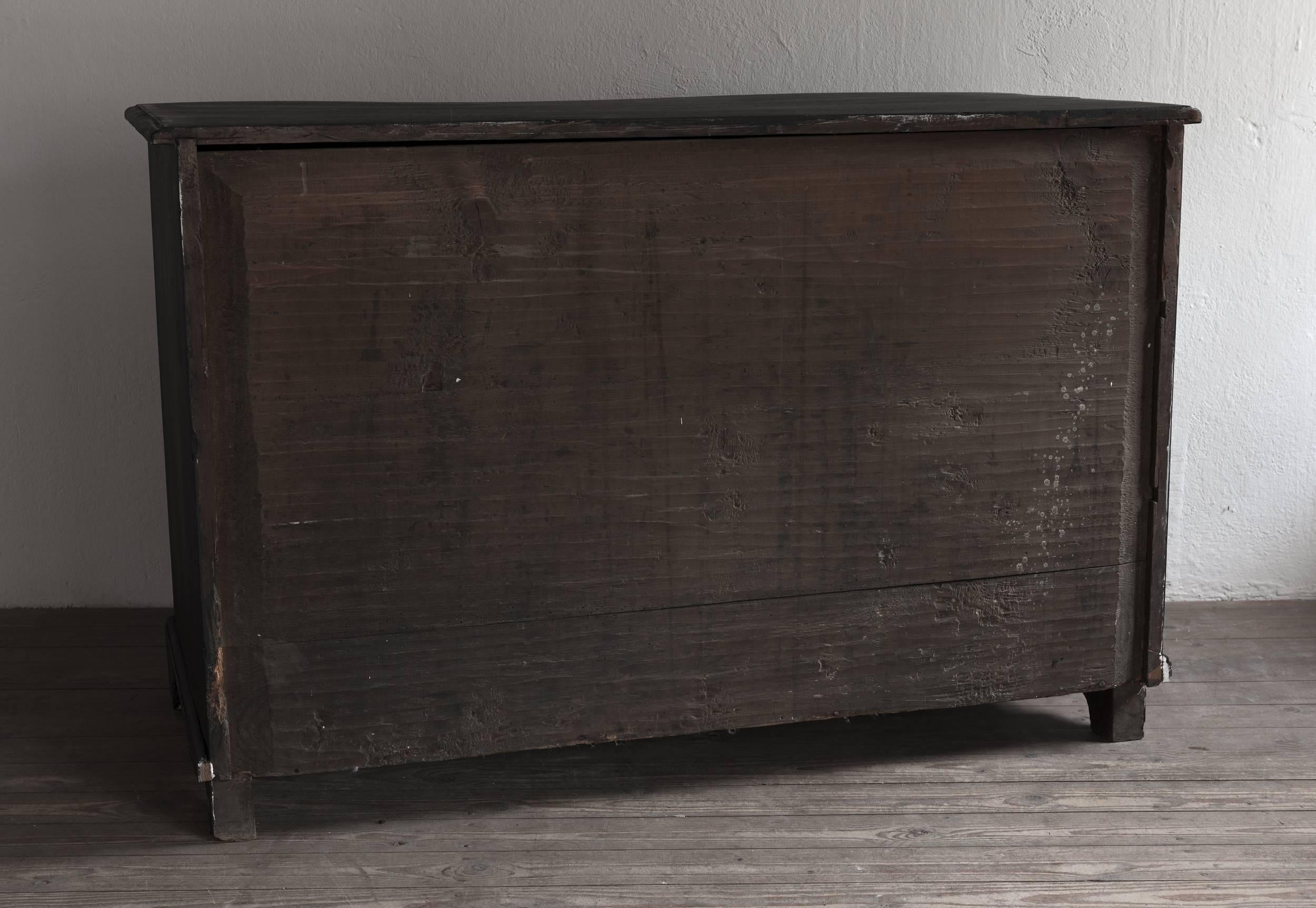 Mid-18th Century Large Swedish 18th Century Baroque Commode Galbé Chest of Drawers