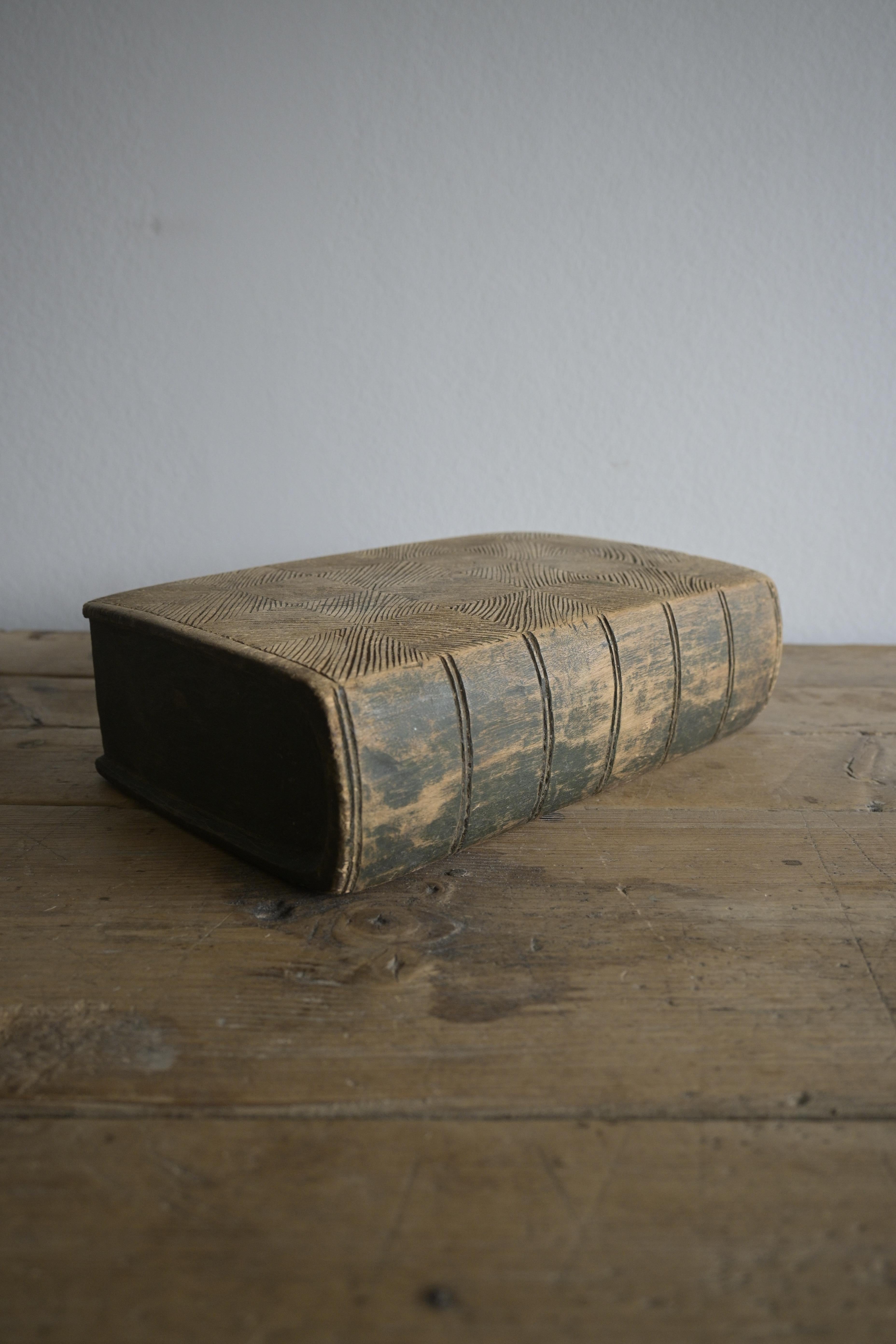 Pine Large Swedish Book-Hide late 18th century For Sale