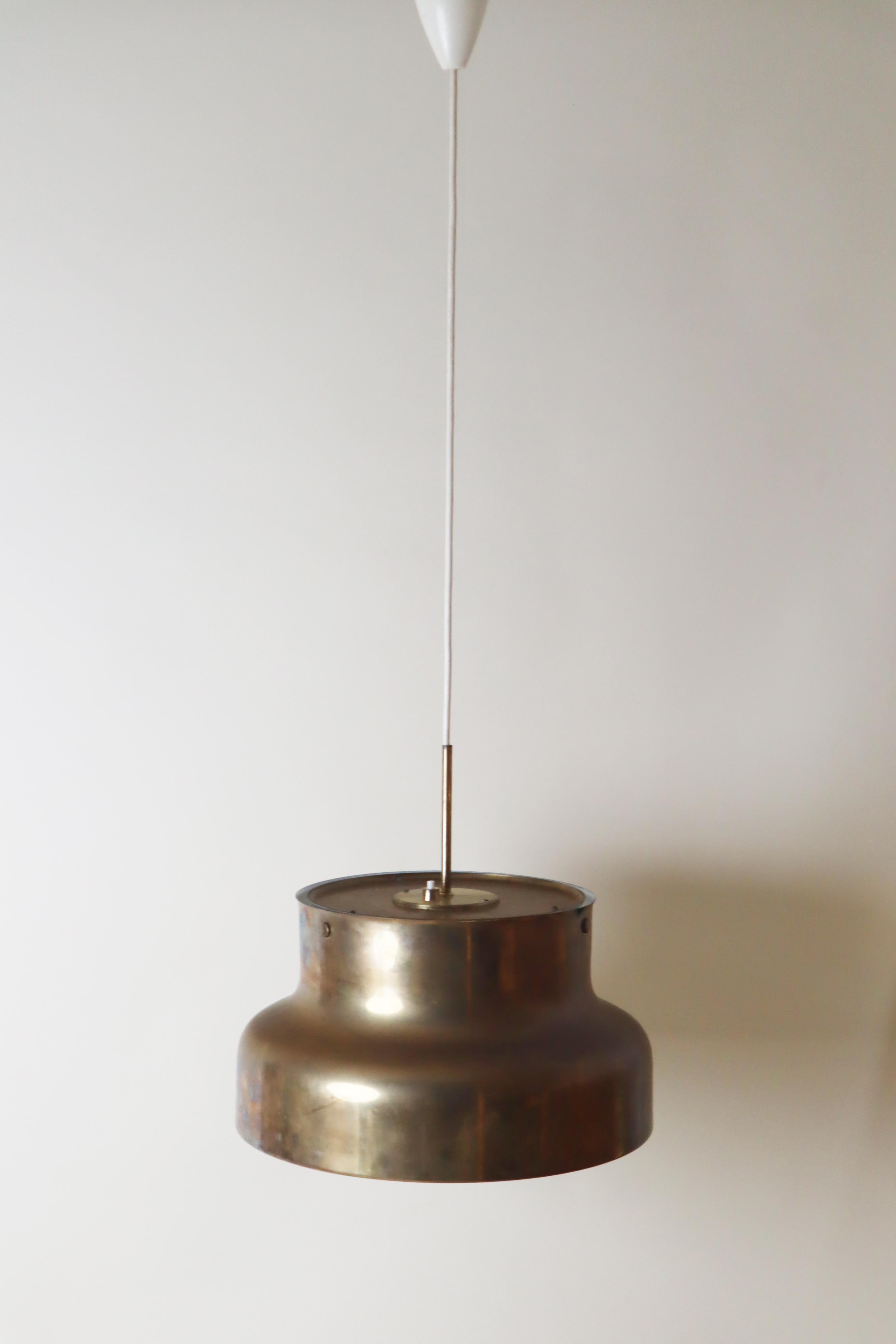 Grand pendentif suédois Bumling en laiton par Anders Pherson pour Atelje Lyktan en vente 2