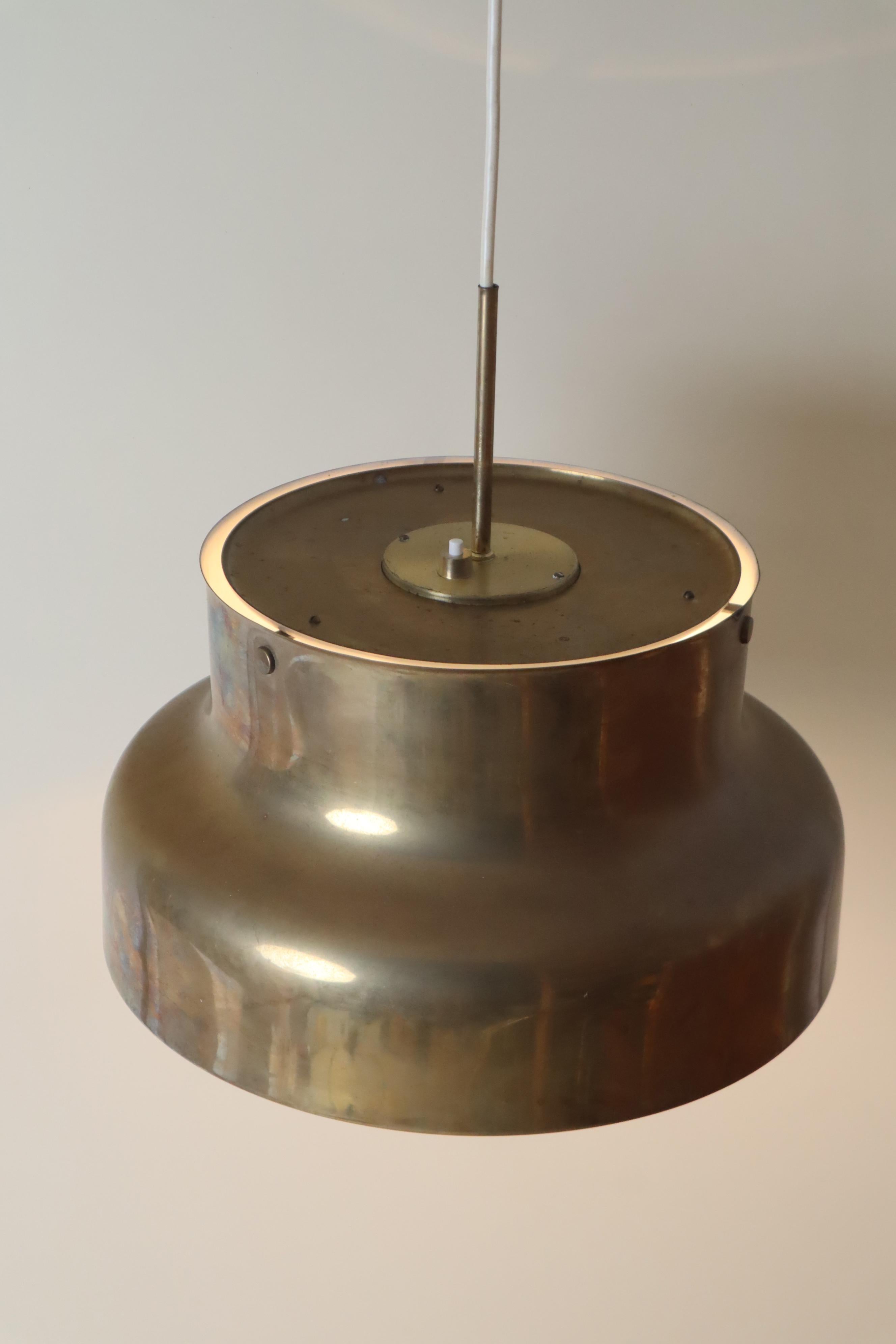 Grand pendentif suédois Bumling en laiton par Anders Pherson pour Atelje Lyktan en vente 5