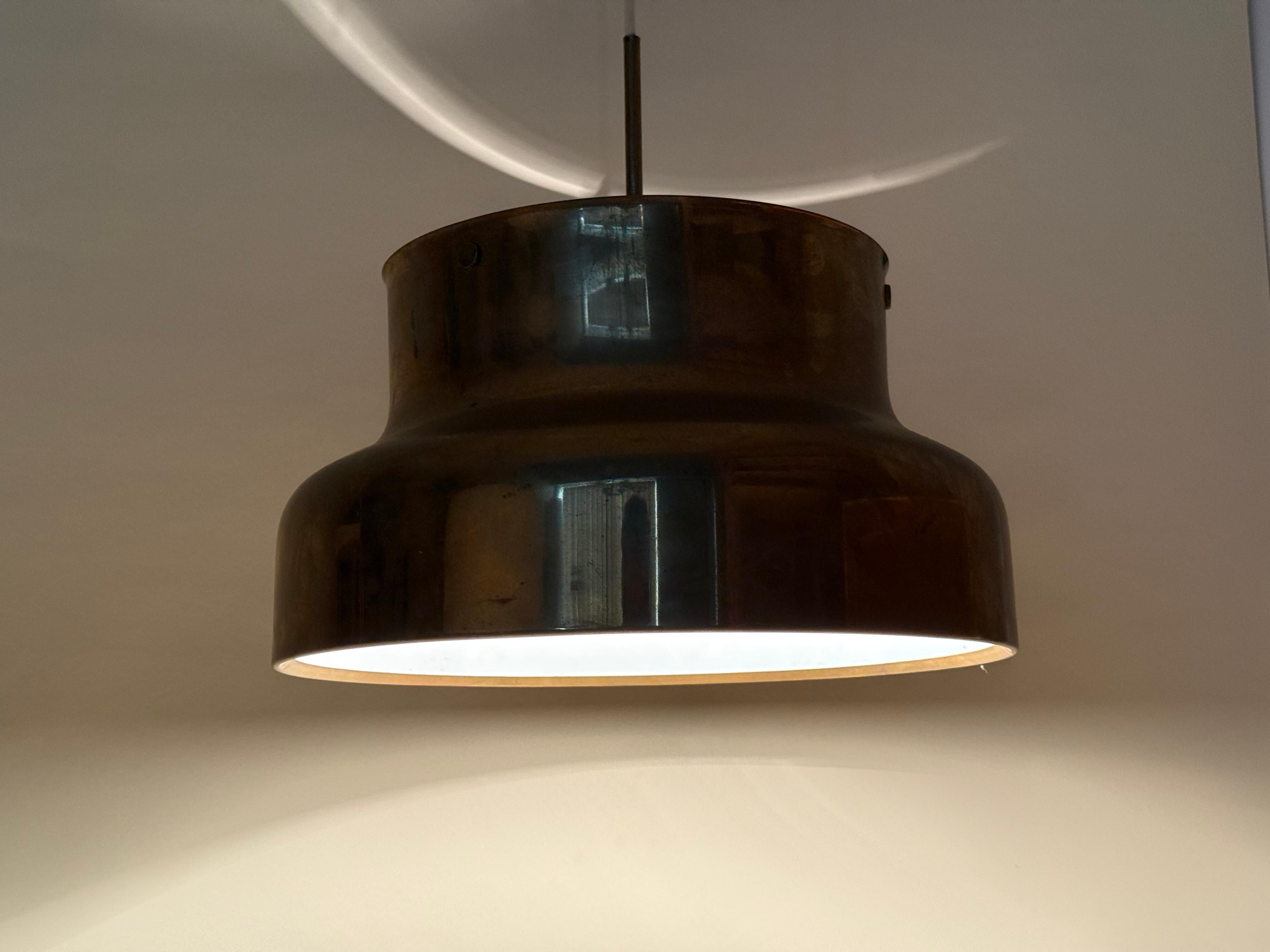 Grand pendentif suédois Bumling en laiton par Anders Pherson pour Atelje Lyktan en vente 8