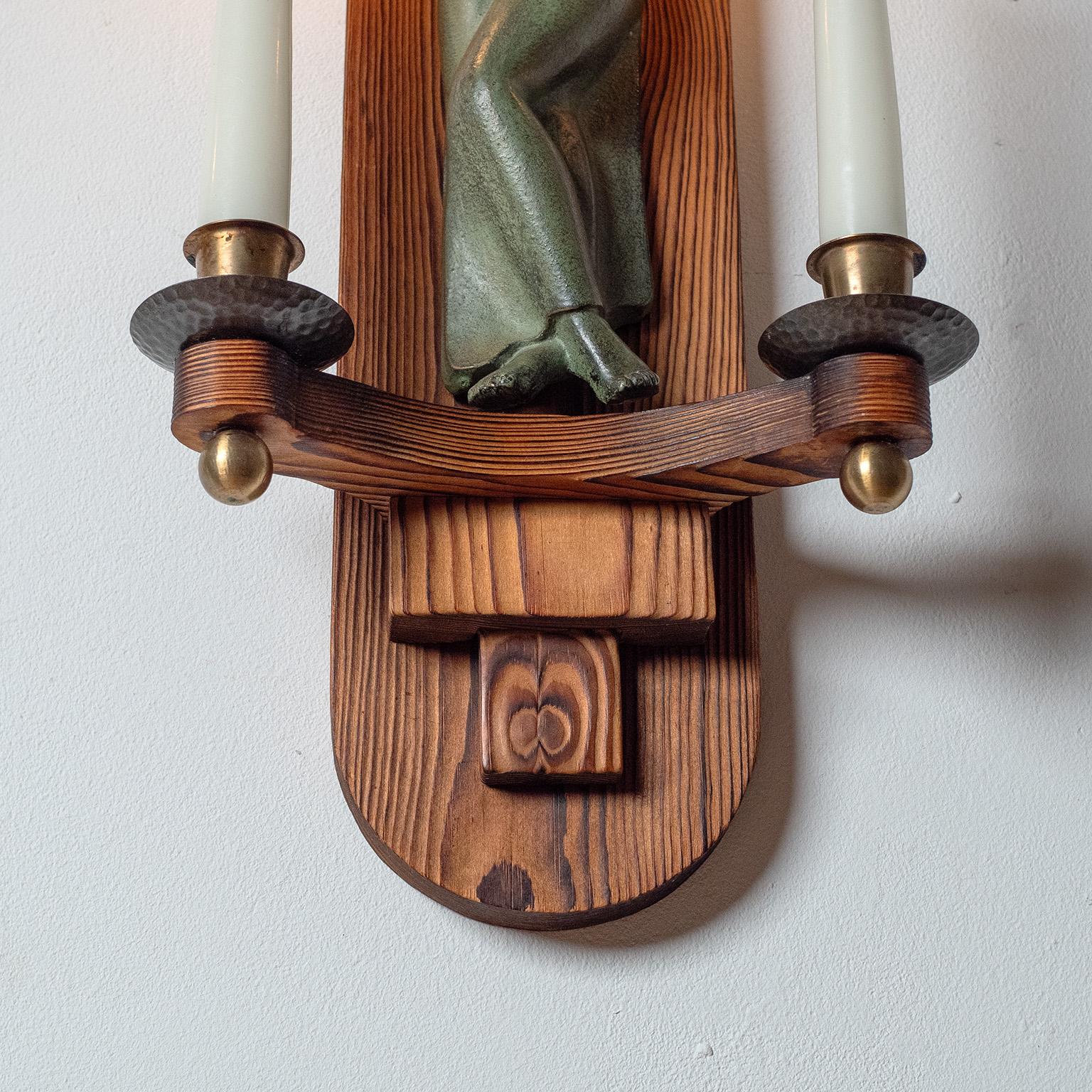Große schwedische Kerzenleuchter aus Bronze und Kiefer, 1930er Jahre im Angebot 2