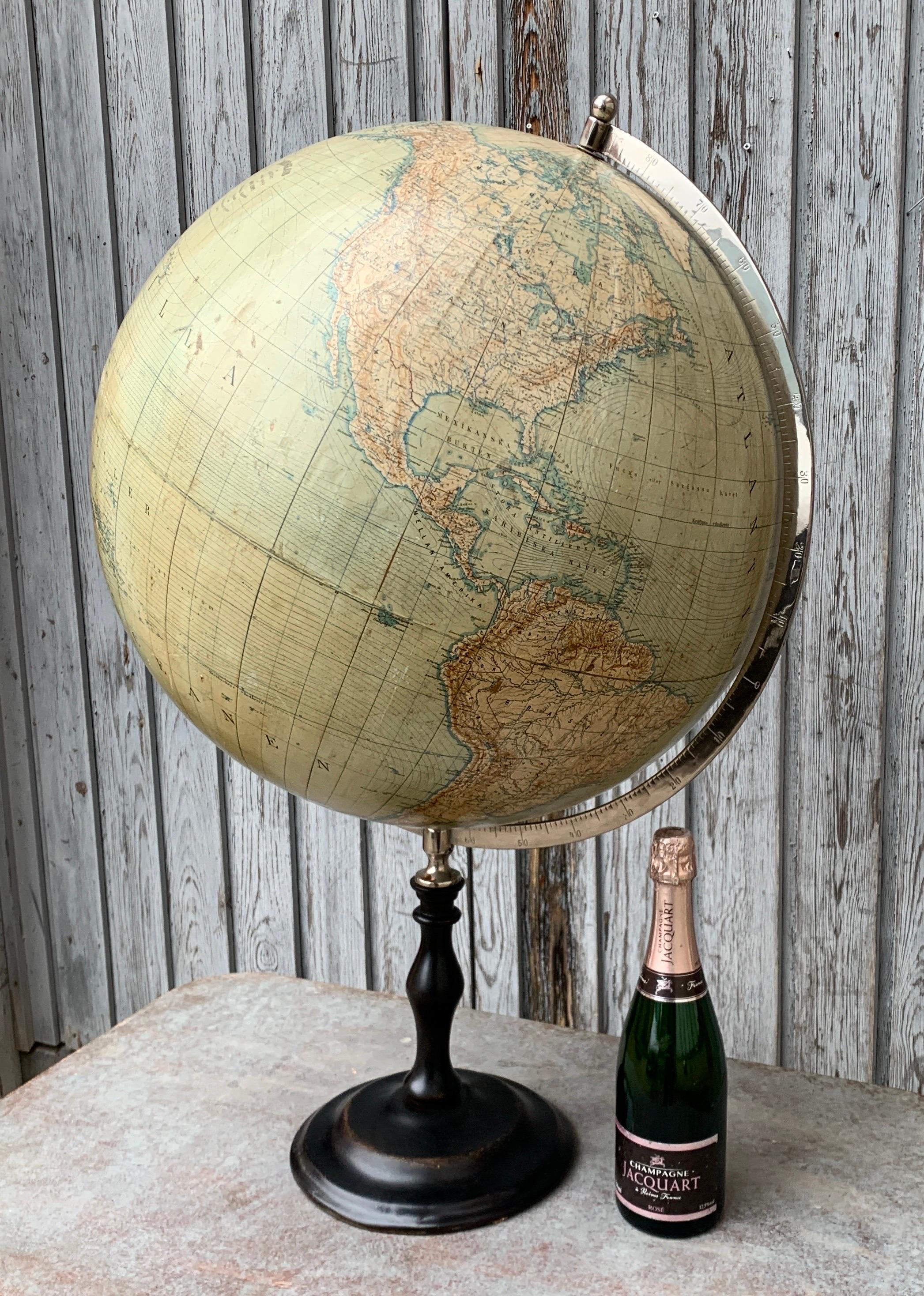 Large Swedish Globe On Wooden Stand From 1911 In Good Condition For Sale In Haddonfield, NJ