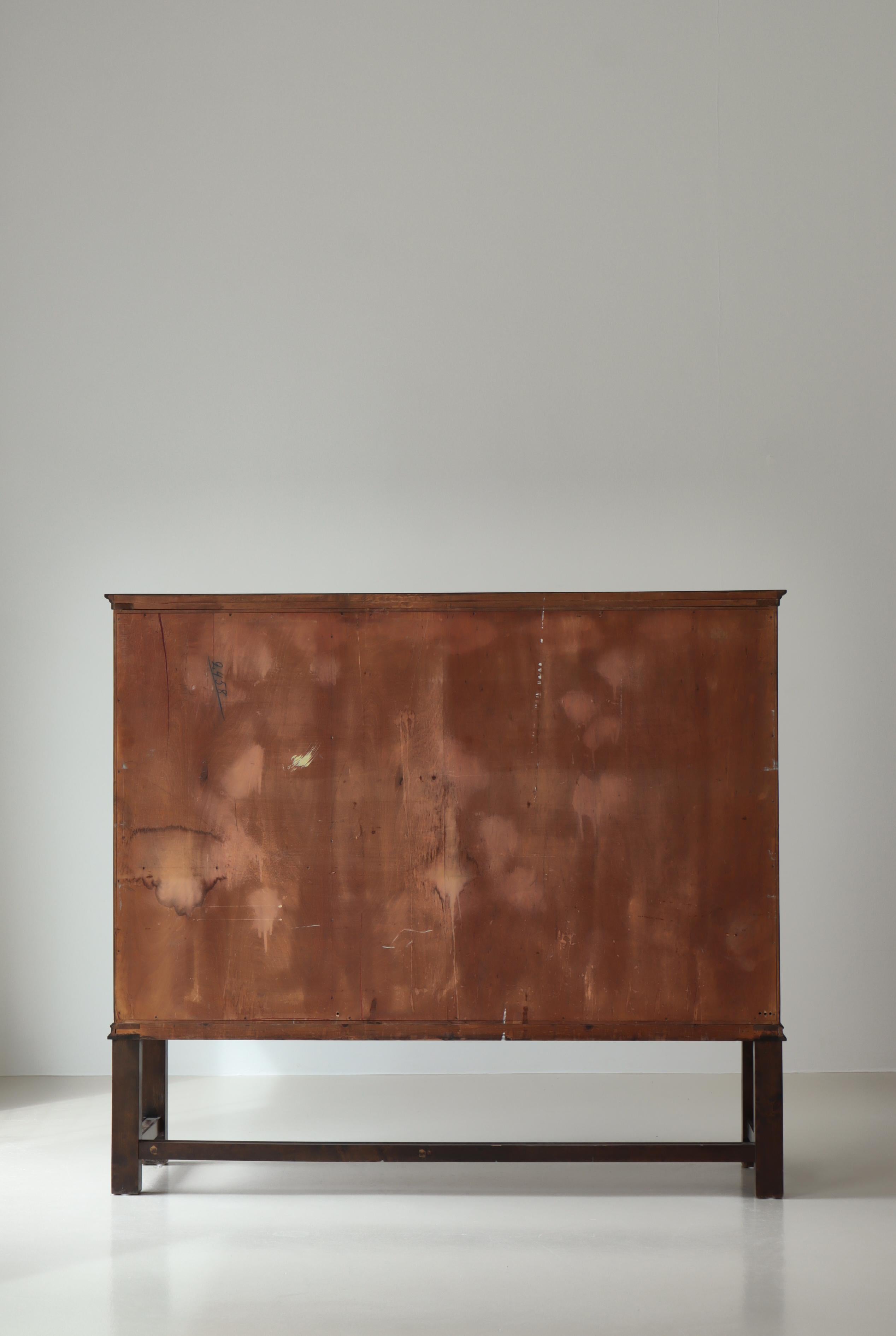 Großer schwedischer Grace-Schrank „BORGHOLM“ aus gebeizter Birke, Bodafors, 1920er Jahre, Schweden im Angebot 10