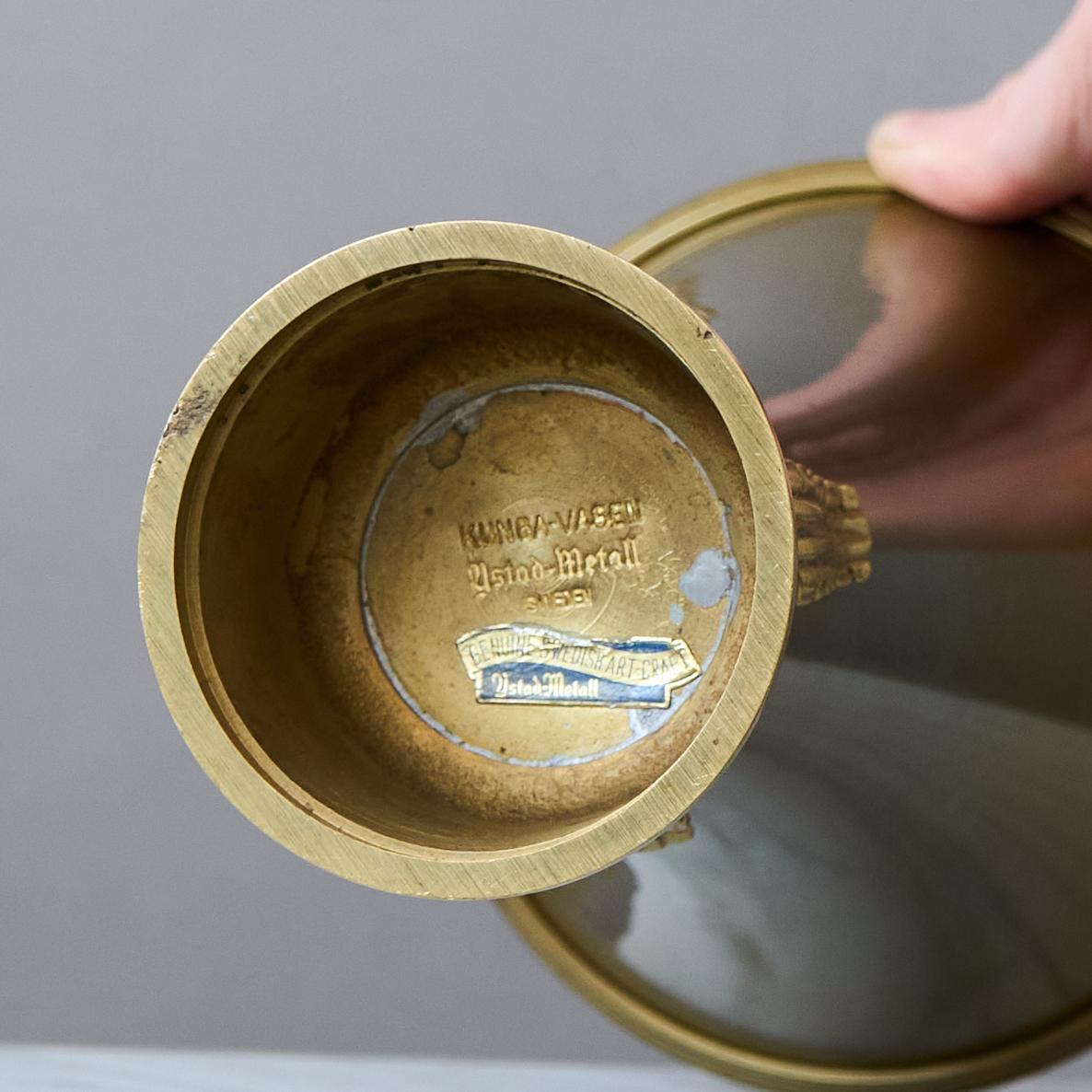 Laiton Grand vase suédois en laiton Grace par Ystad-Metall / Brons, Suède, années 1930 en vente
