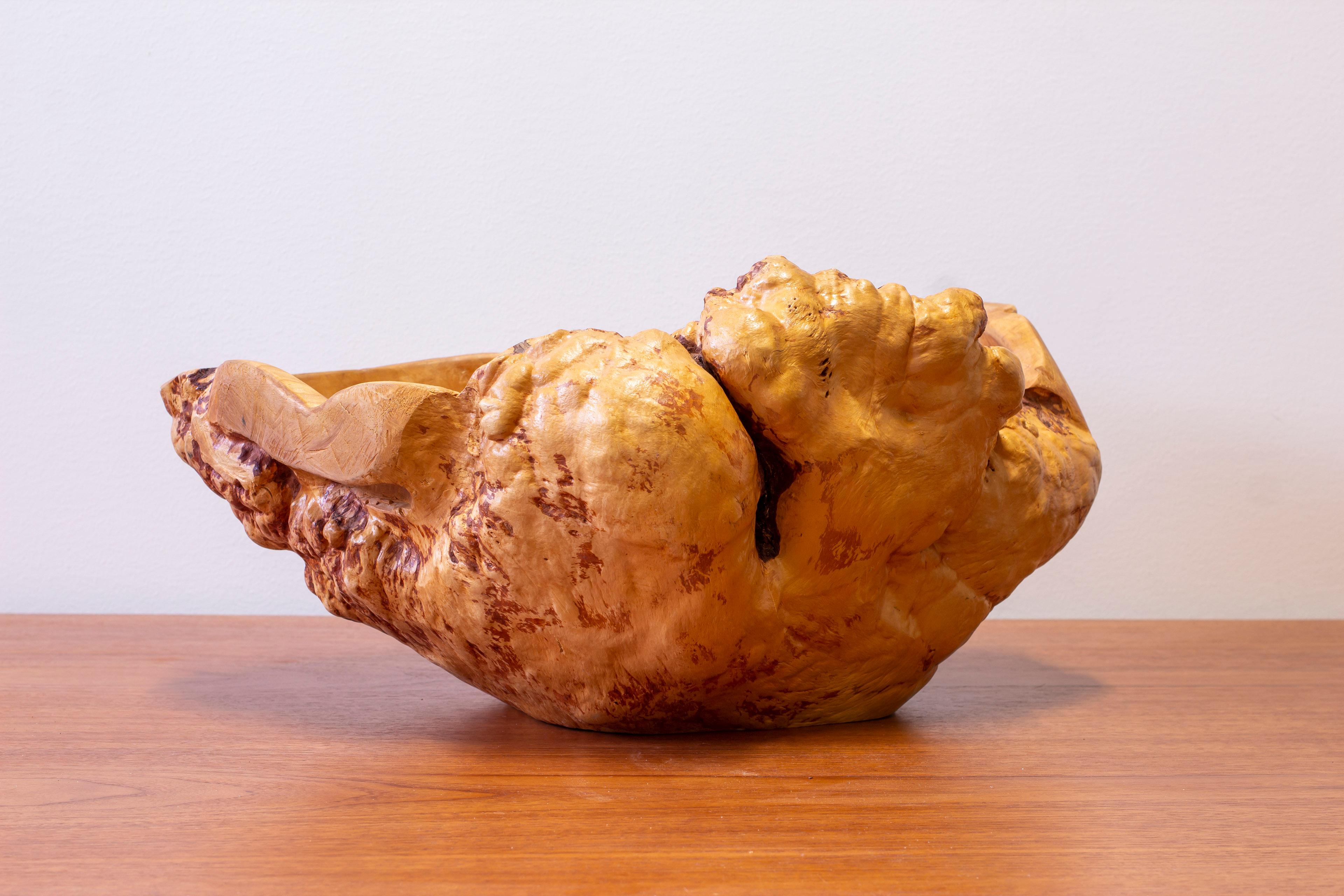 Gran cuenco sueco de madera burl de abedul hecho a mano, años 60-70 mediados del siglo XX en venta