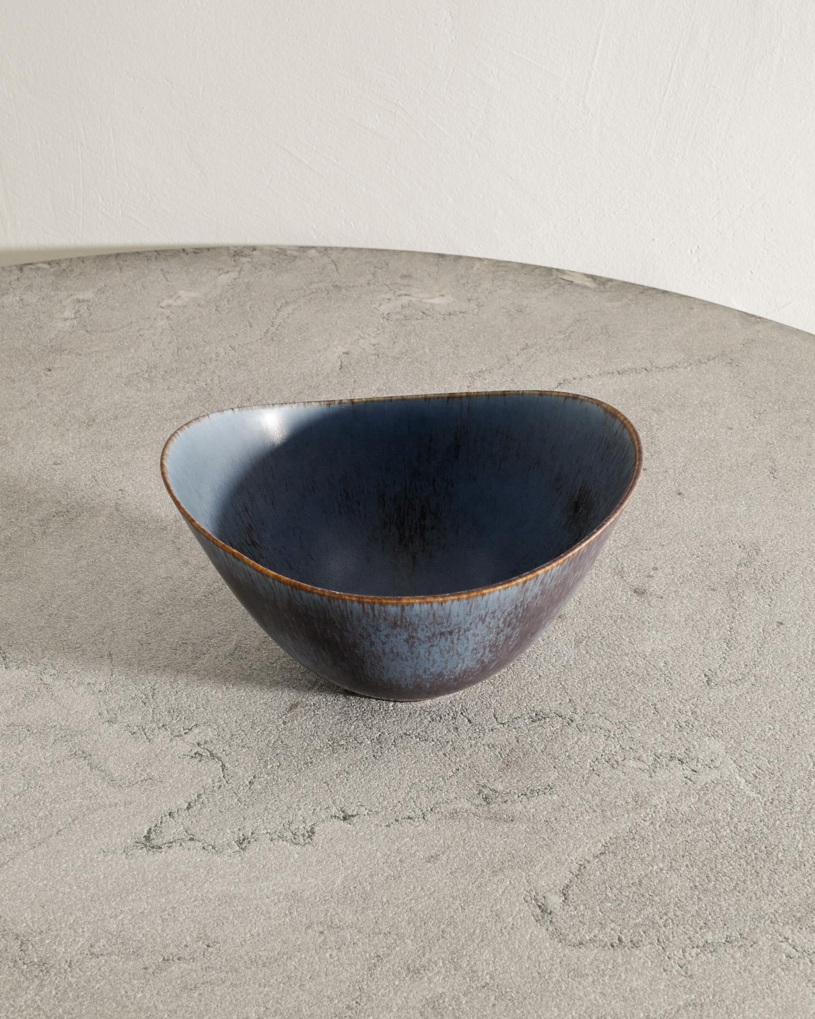 Scandinavian Modern Large Swedish Mid Century Ceramic Bowl by Gunnar Nylund for Rörstrand, 1950s For Sale