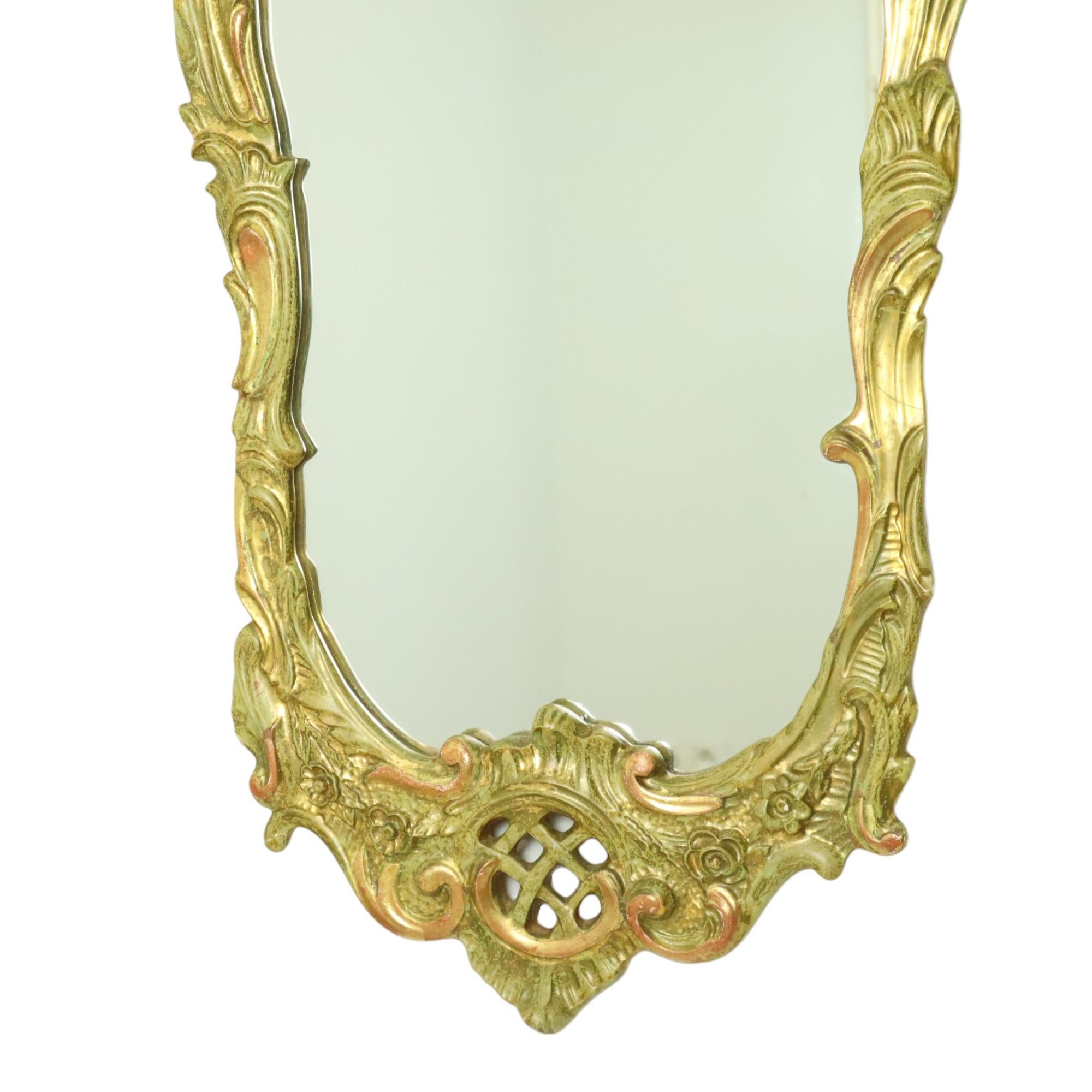 Großer Schwedischer Spiegel Blattgold Vergoldet Klassisch Rokoko Stil 119cm im Zustand „Gut“ im Angebot in Poperinge, BE