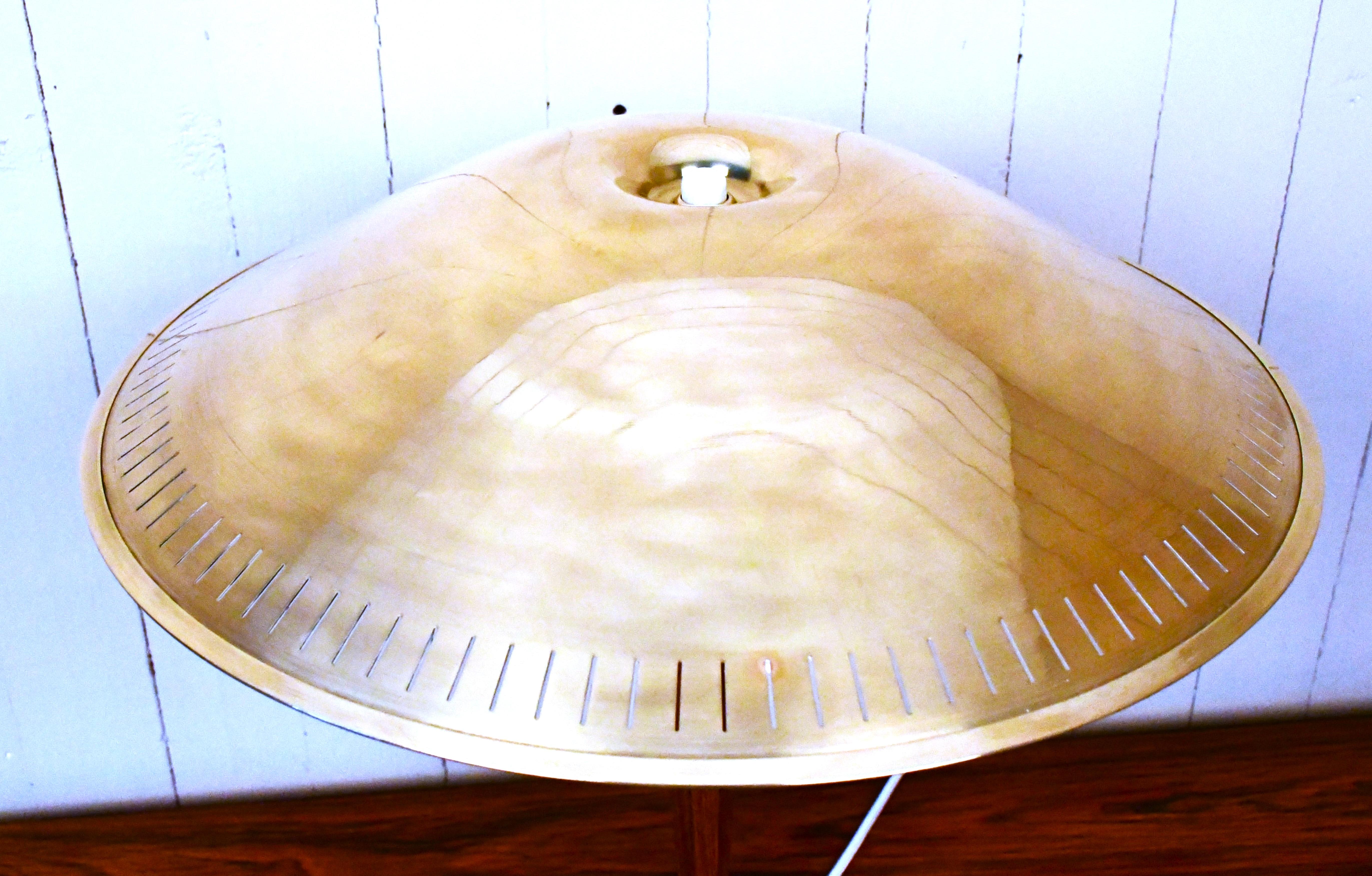 Grande lampe de table moderne suédoise en laiton et en Beeche par Harald Notini pour Böhlmarks en vente 6