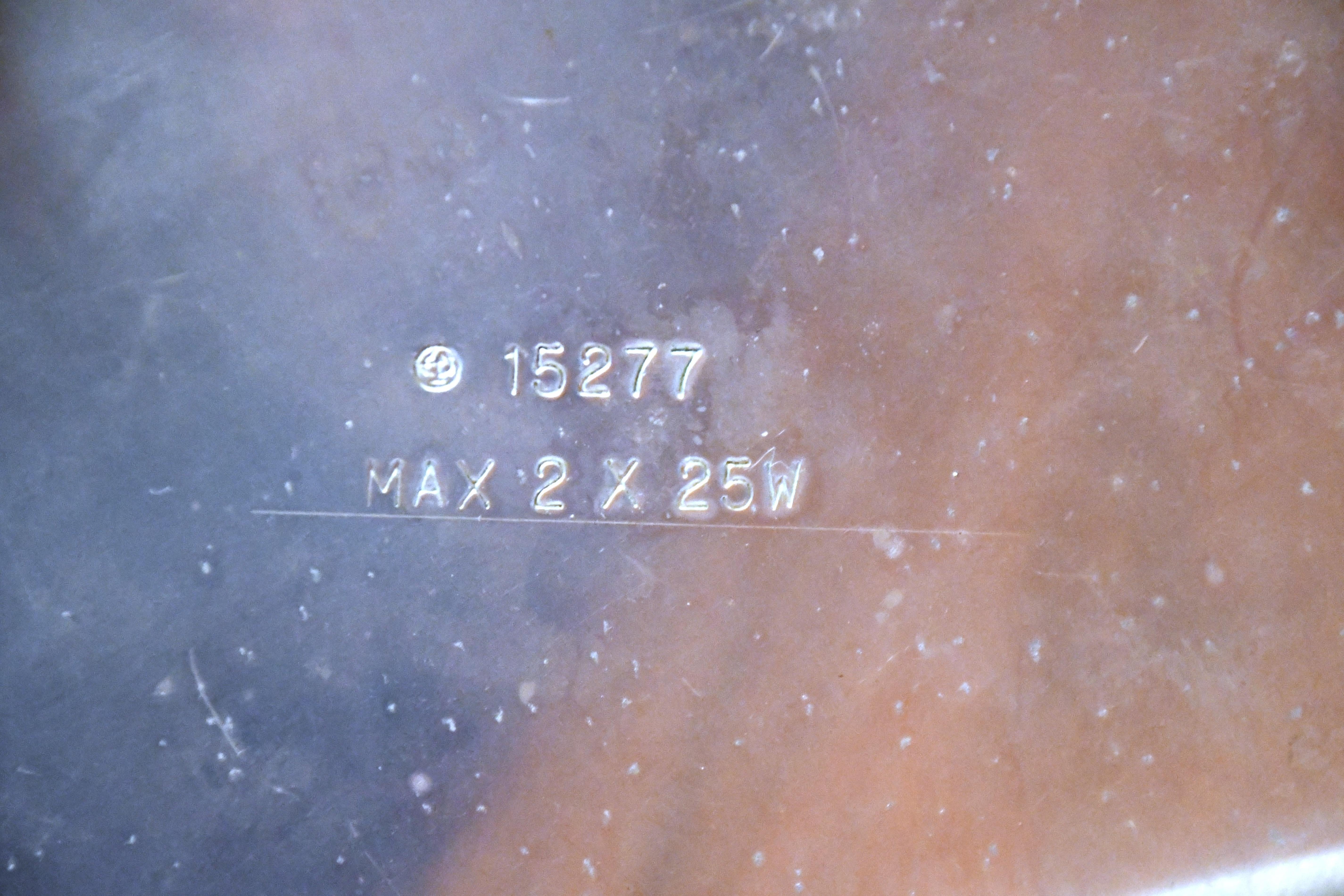 Grande lampe de table moderne suédoise en laiton et en Beeche par Harald Notini pour Böhlmarks en vente 7