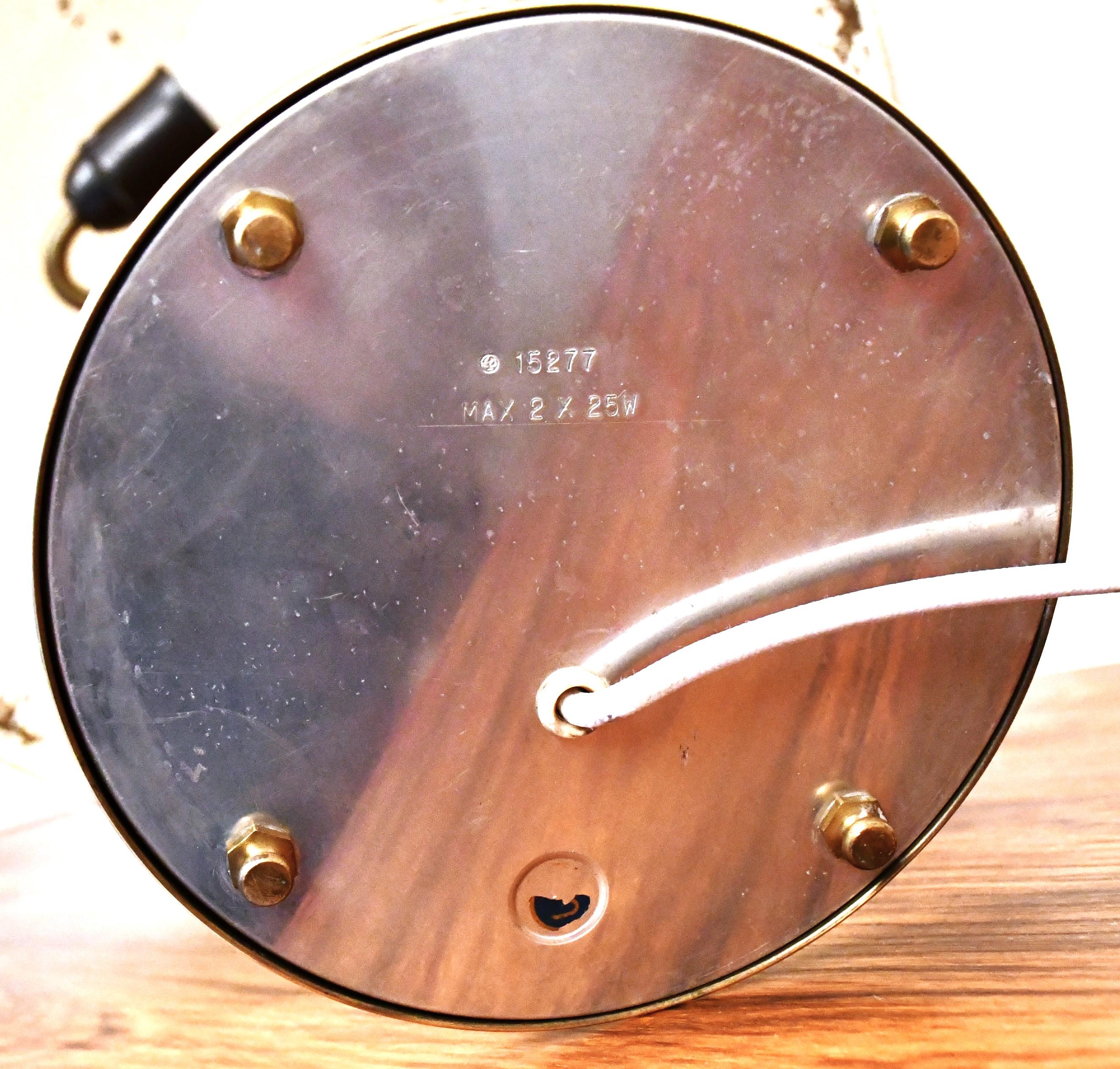 Grande lampe de table moderne suédoise en laiton et en Beeche par Harald Notini pour Böhlmarks en vente 8