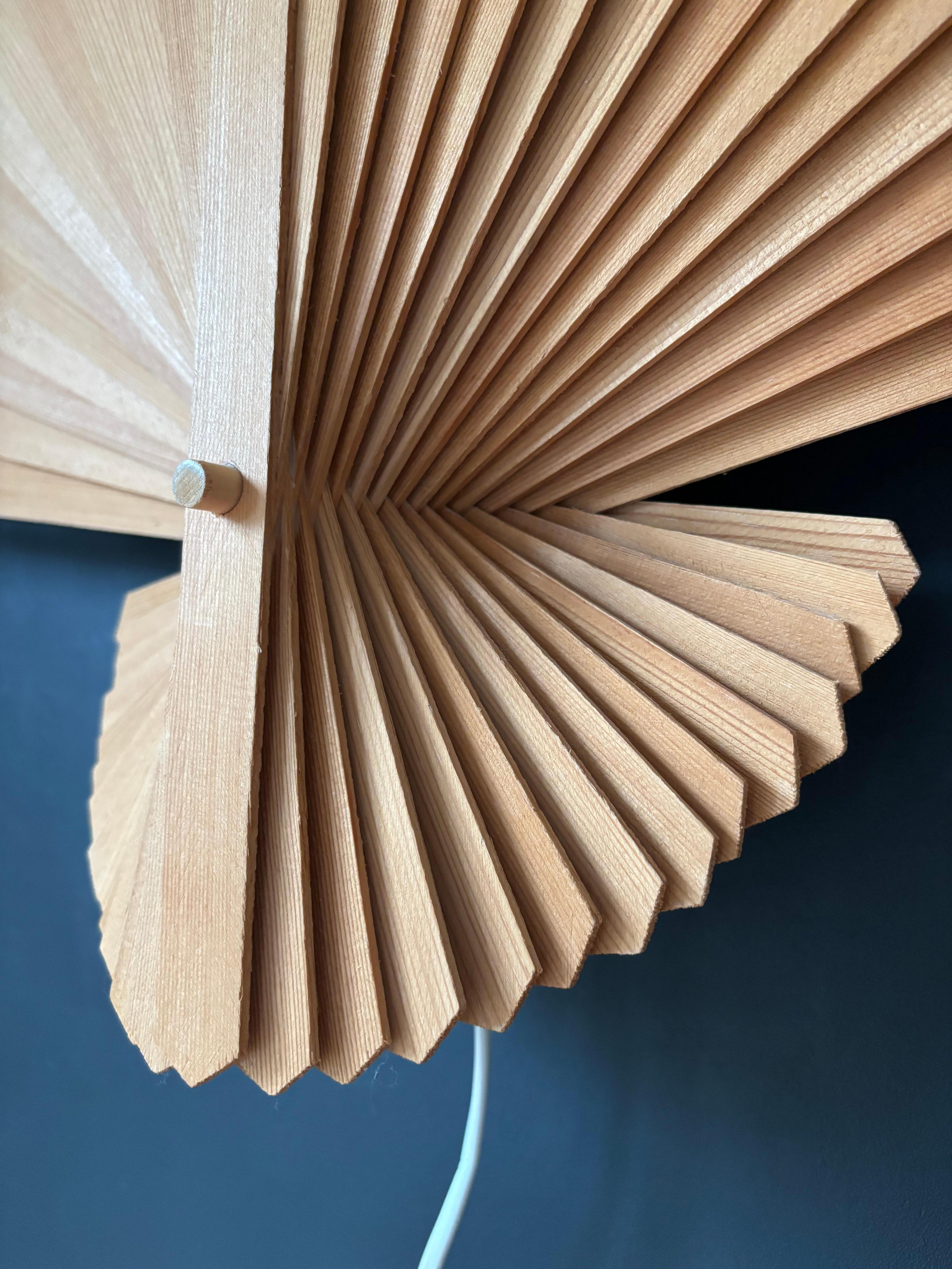 Large Swedish Modern Pine Wood Fan Wall Light, 1970s For Sale 5