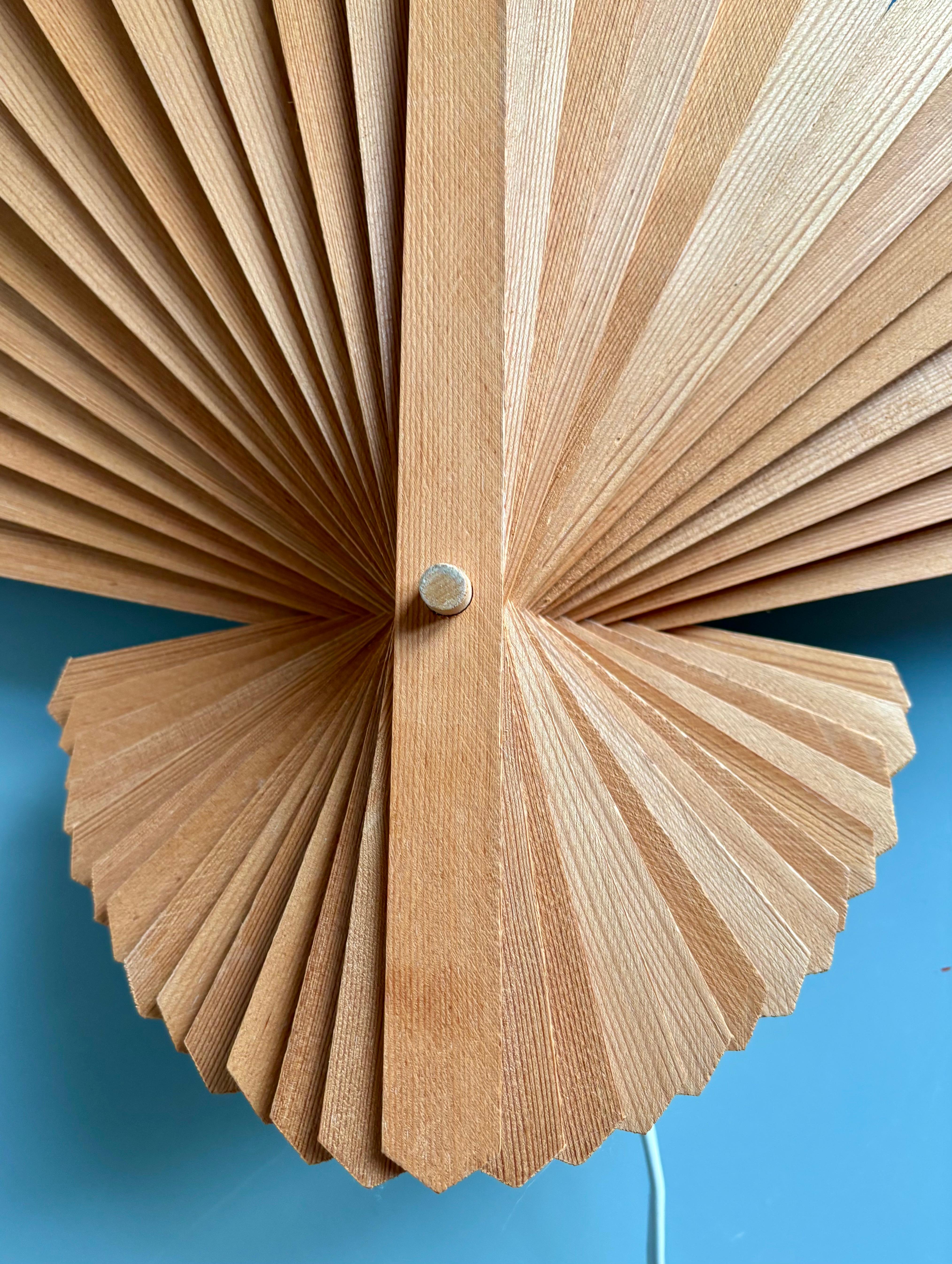 Large Swedish Modern Pine Wood Fan Wall Light, 1970s For Sale 2