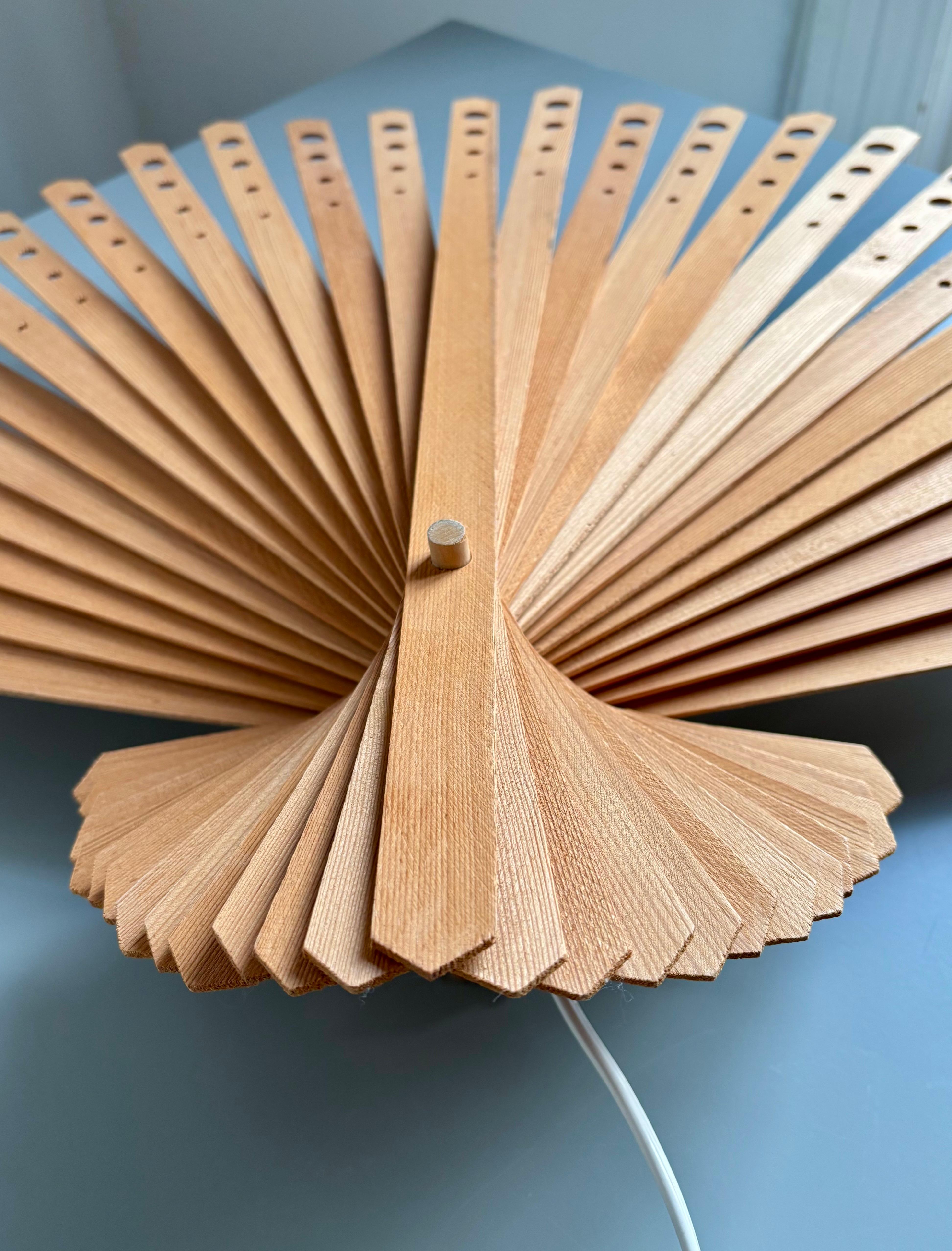 Large Swedish Modern Pine Wood Fan Wall Light, 1970s For Sale 3
