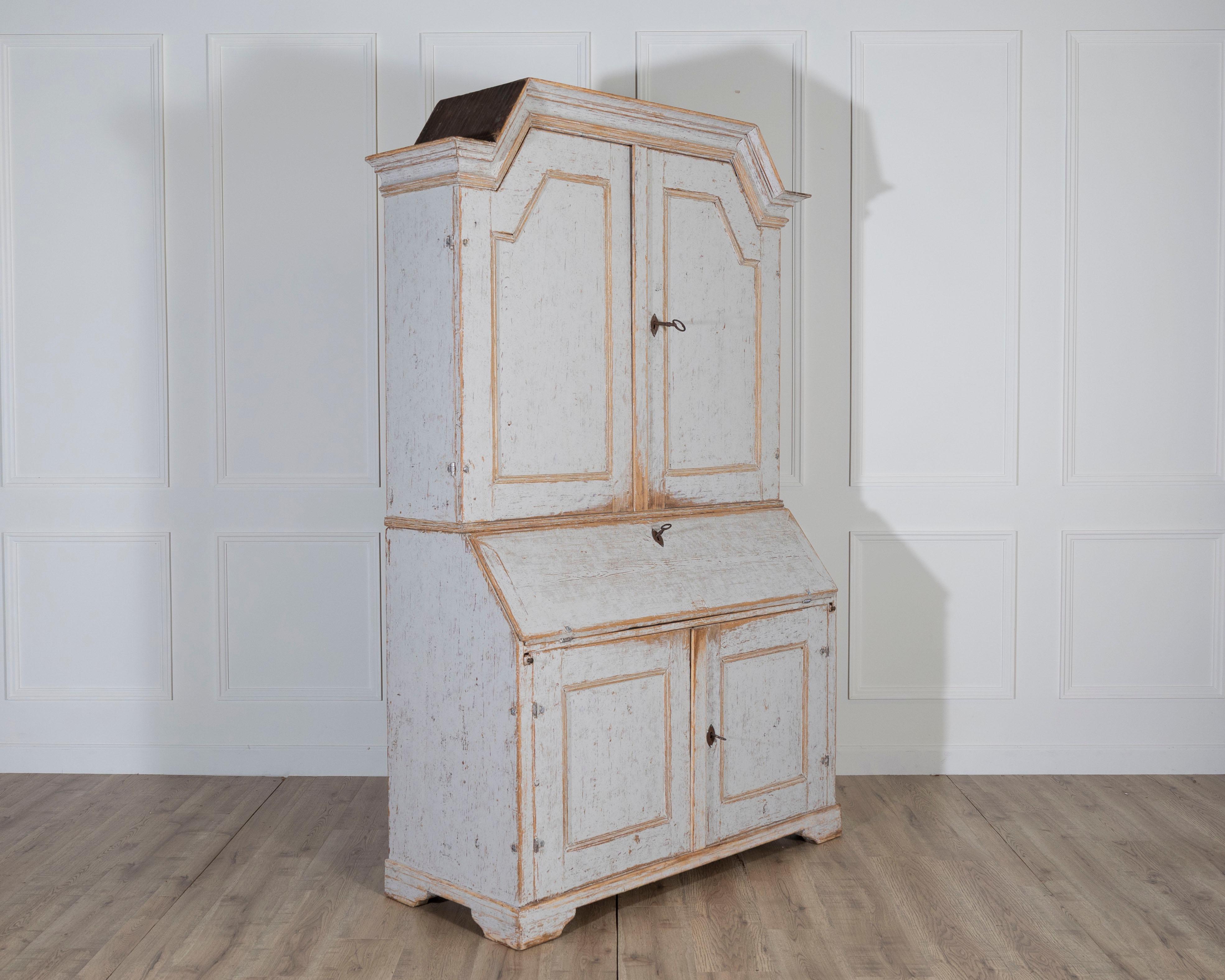 Large Swedish Painted Secretary from Värmland, Dated 1854 For Sale 4
