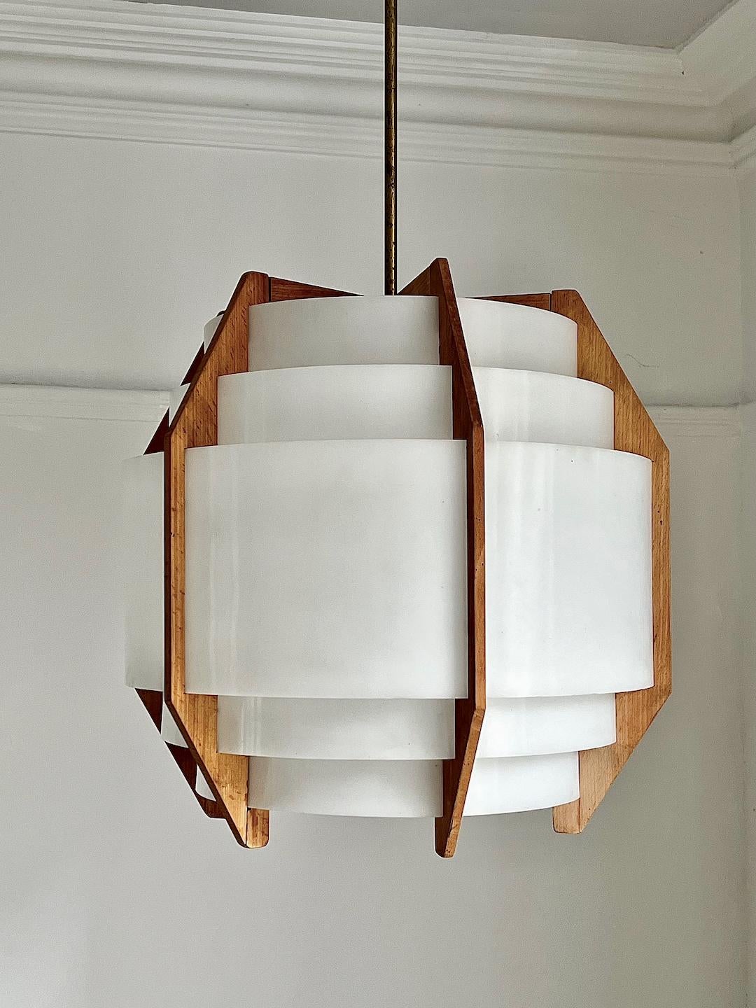 Large Swedish Pendant Light attributed to Jakobsson In Fair Condition In London, GB