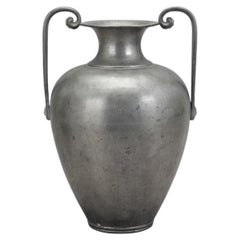 Grand vase suédois en étain par Sylvia Stave pour CG Hallberg, Stockholm, 1931