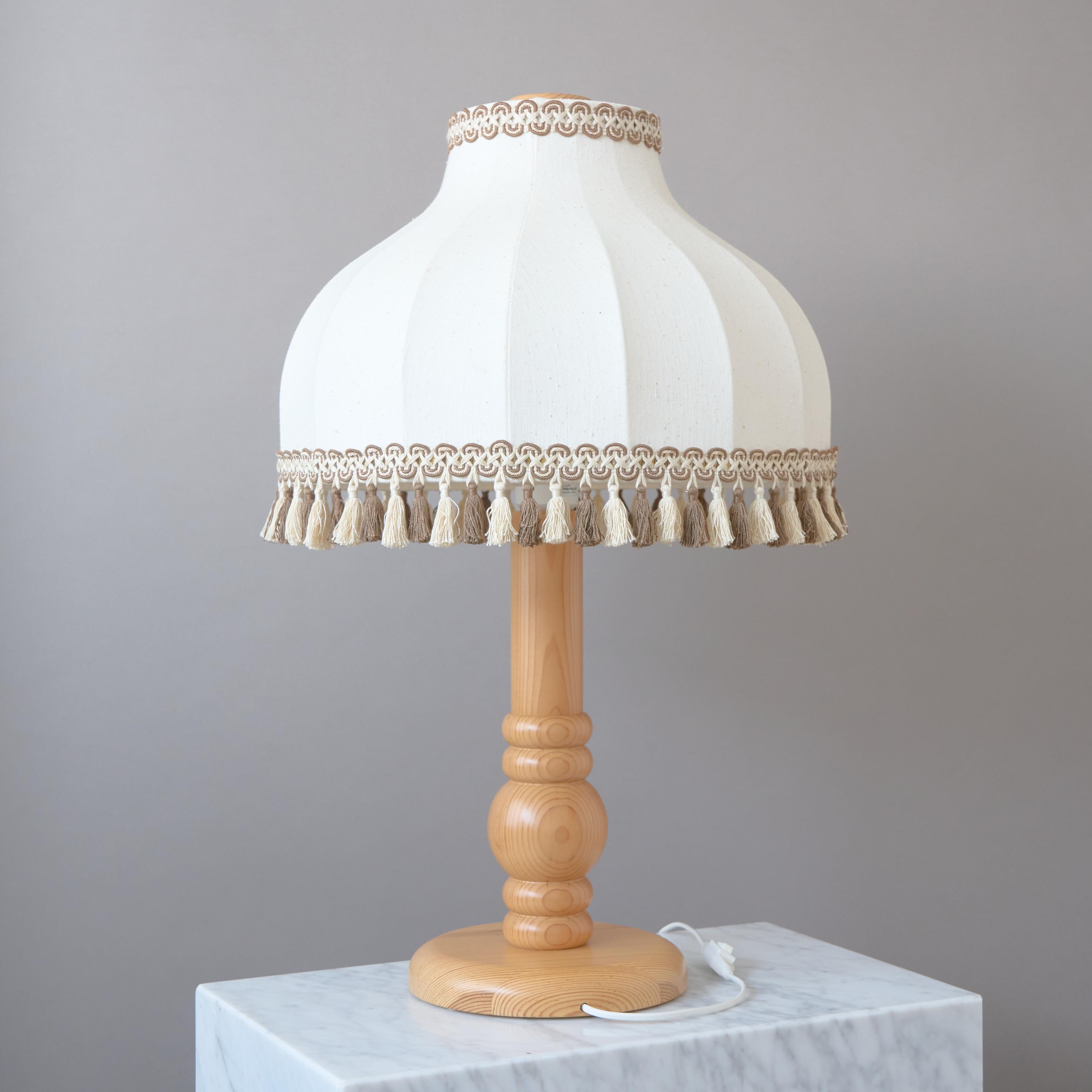 Large Swedish Pine Wood Table Lamp w. Original Fabric Shade, 1970s For Sale 3