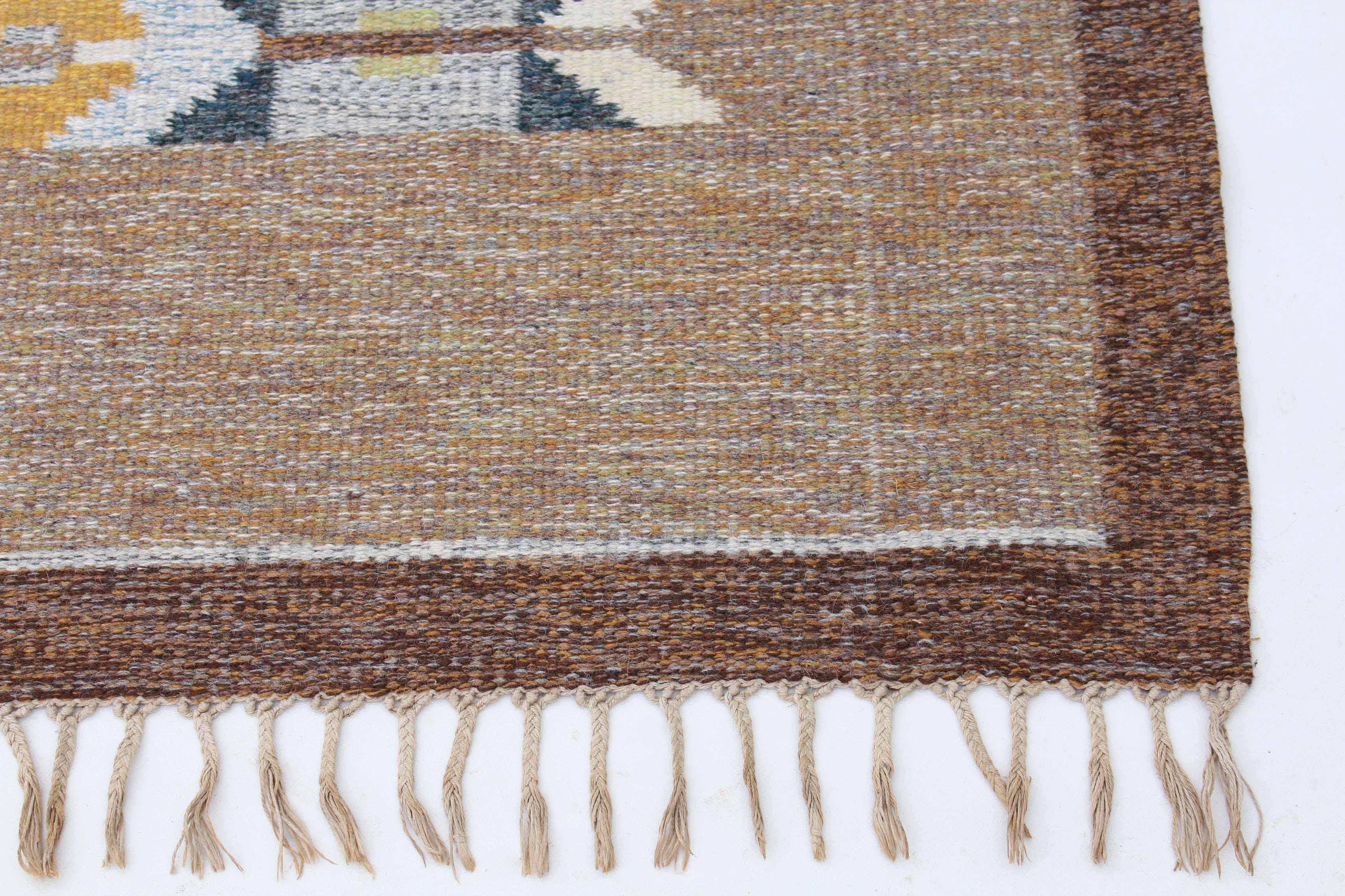 Antique large Swedish Rollakan hand flat-woven wool rug monogram signed IS (Ingegerd Silo, 1916- 2005). Cream and brown ground.
This is a lovely quality item, that is quite rare and unusual. Very different, a good pattern and colors.
We are unsure