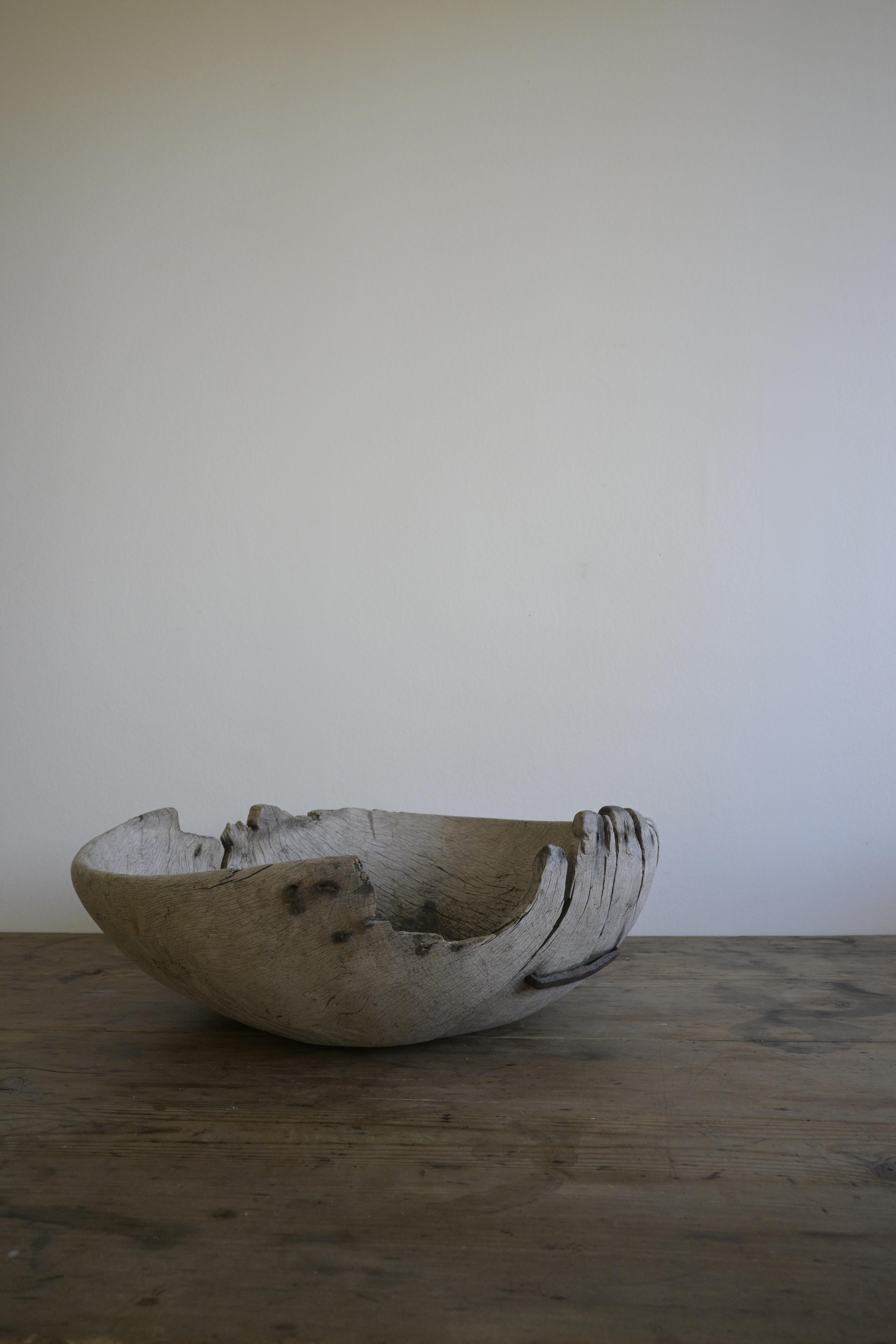 Large Swedish Root Bowl ca 1730 For Sale 5