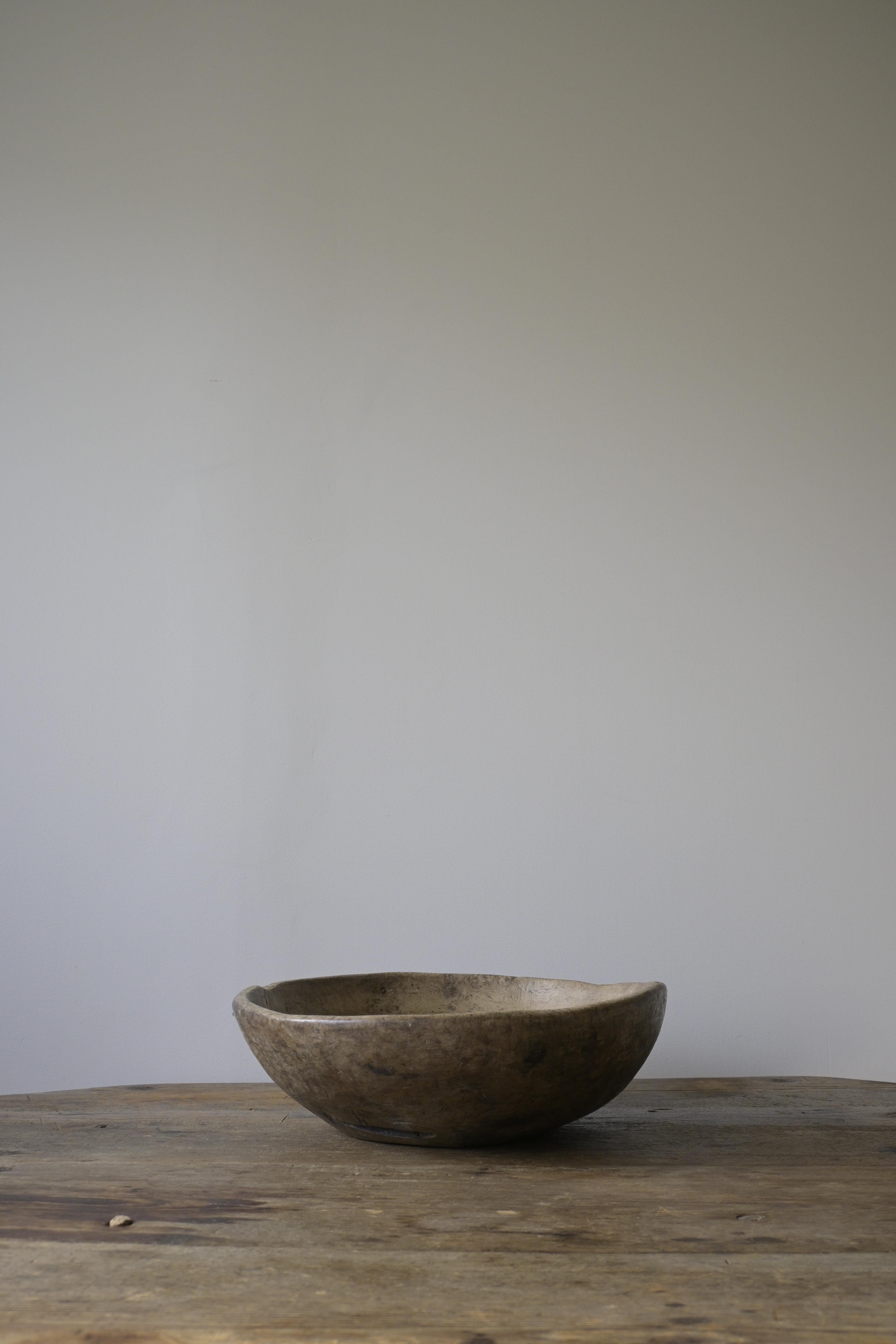 Large Swedish Root Bowl ca 1850 In Good Condition For Sale In Farsta, SE