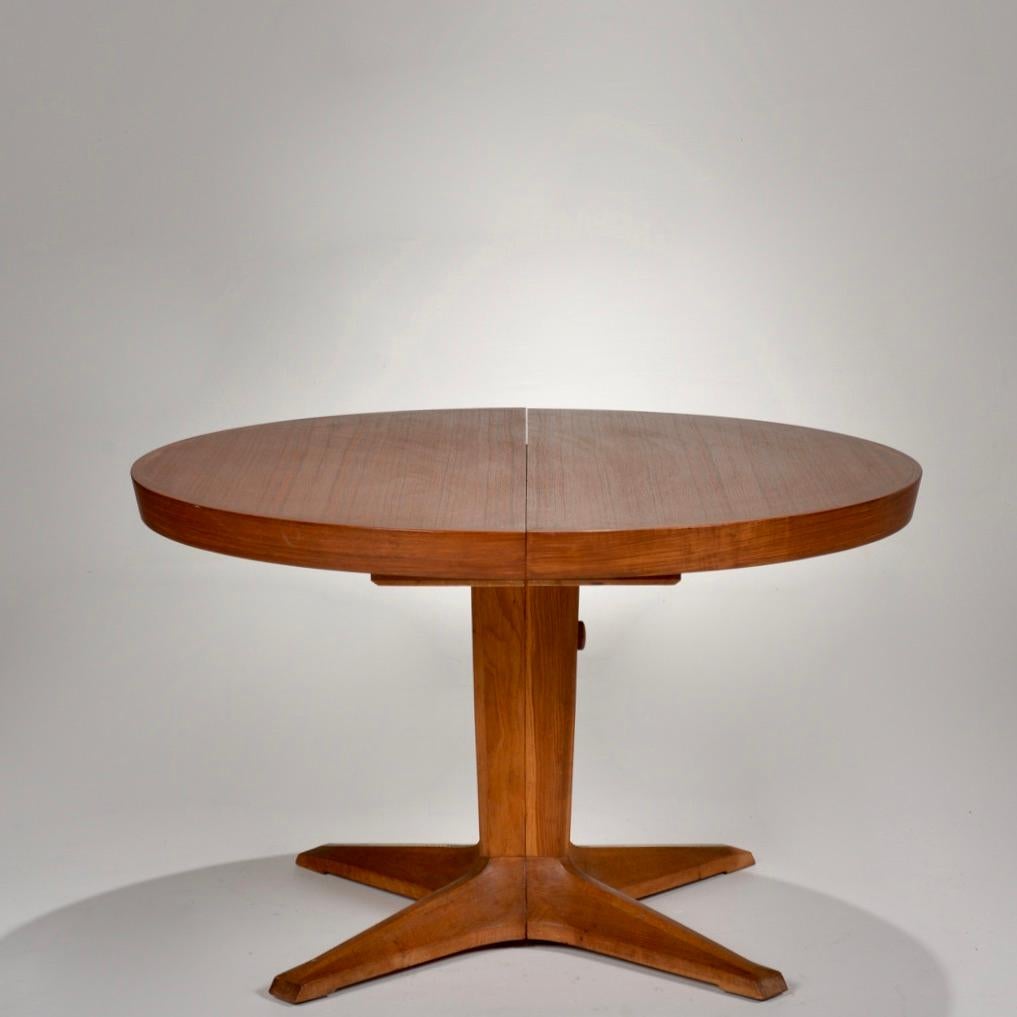 Large Swedish Round Teak Dining Table with Three Leaves In Good Condition In Los Angeles, CA