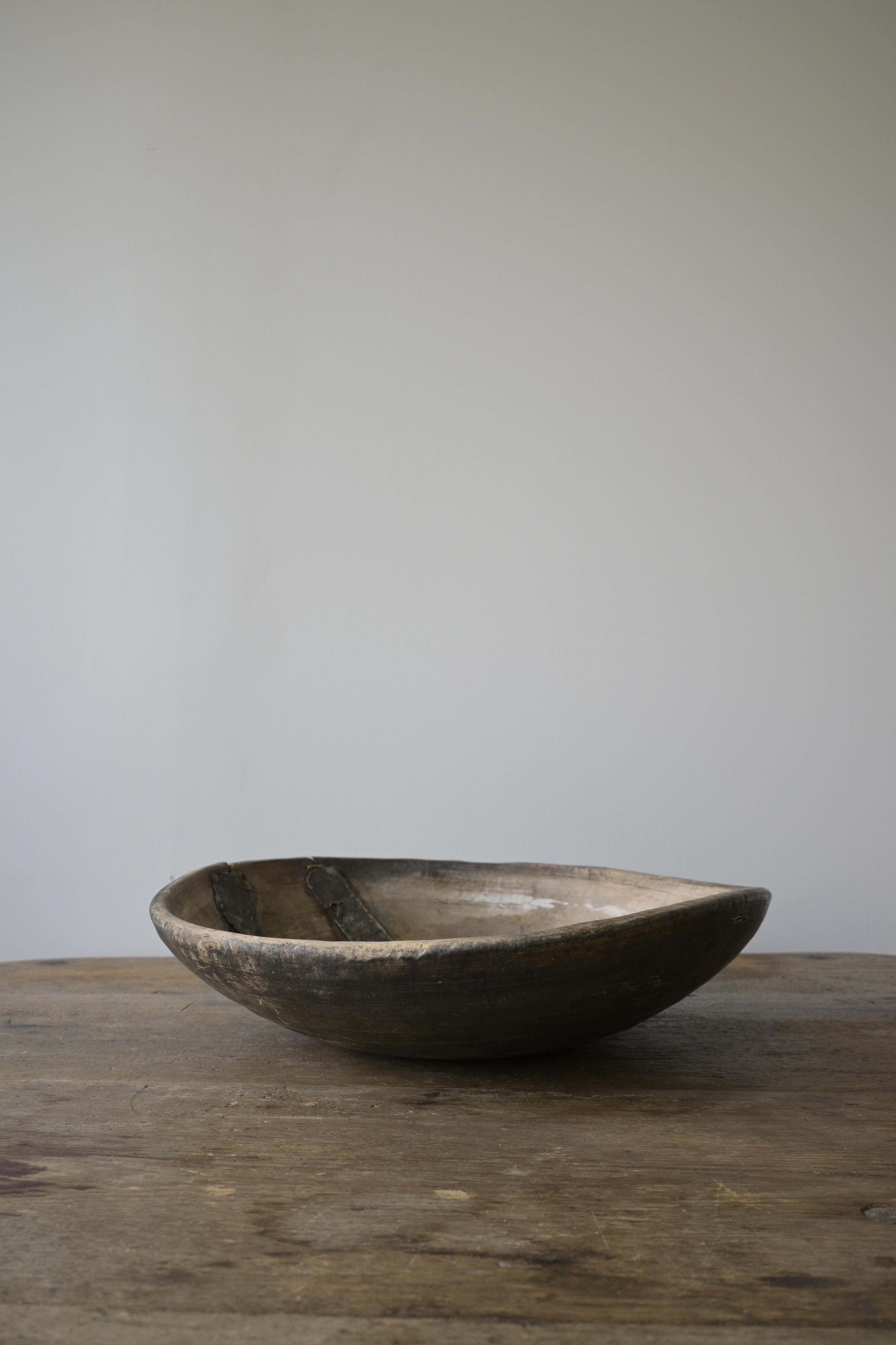 Scandinave moderne Grand bol suédois tourné, vers 1780 en vente