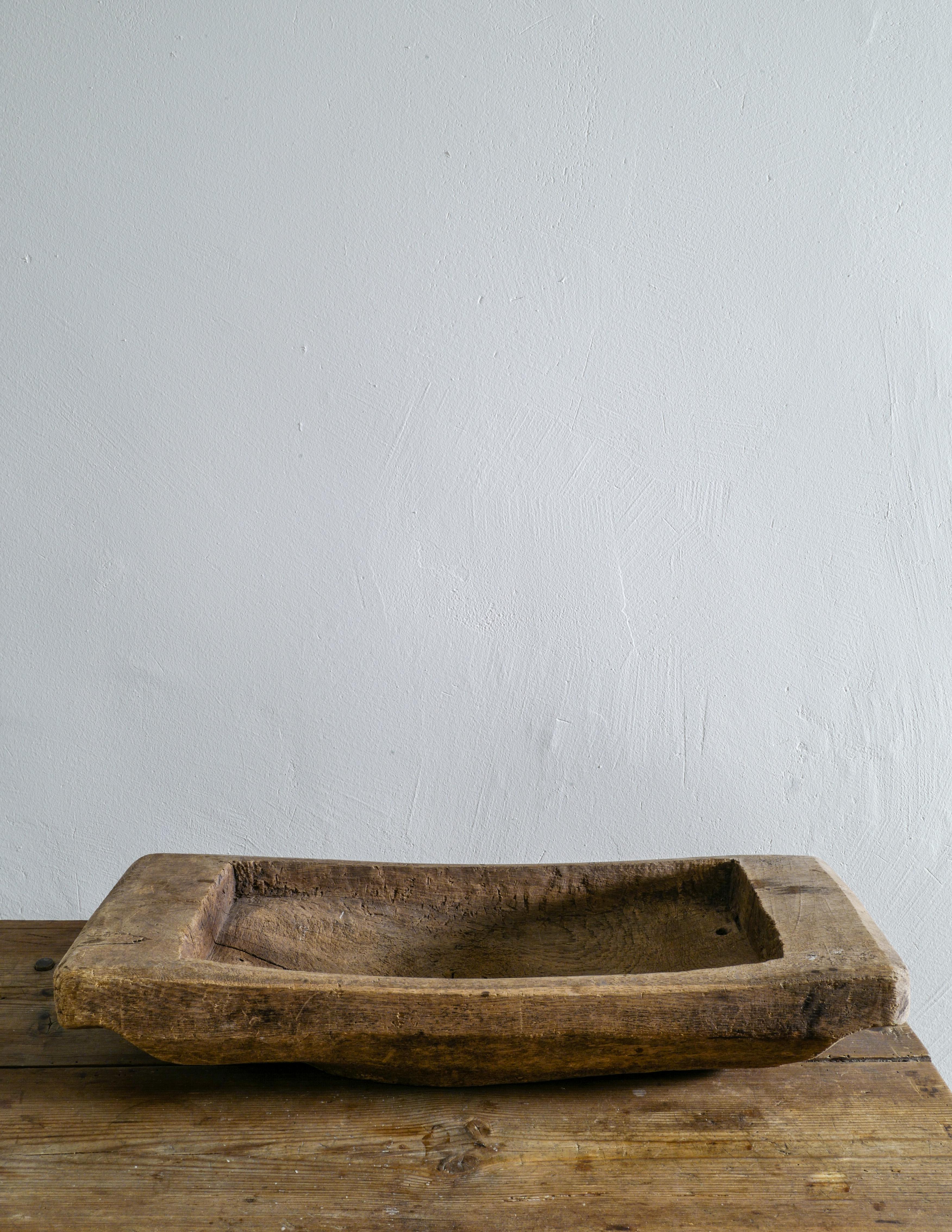 Rare Swedish tray made out of solid oak from the late 1800s. The tray is showing beautiful patina form age and use. Normally these trays were not produced in oak but this one is and have really aged nicely.